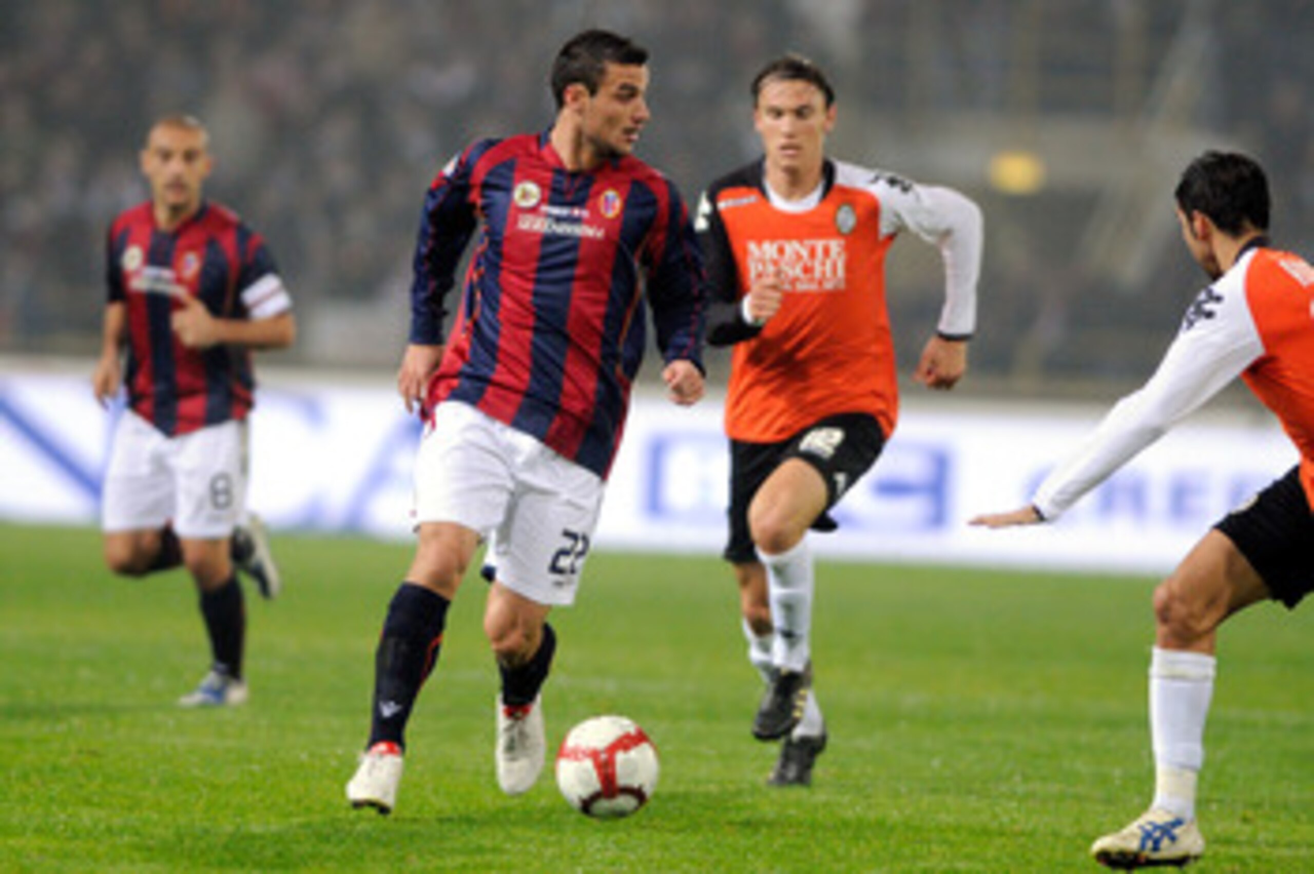 BOLOGNA, ITALY - OCTOBER 28: Pablo Daniel Osvaldo of Bologna FC competes with Albin Ekdal of AC Siena during the match of Serie A between Bologna FC and AC Siena at Stadio Renato Dall'Ara on October 28, 2009 in Bologna, Italy.  (Photo by Roberto Serra/Get
