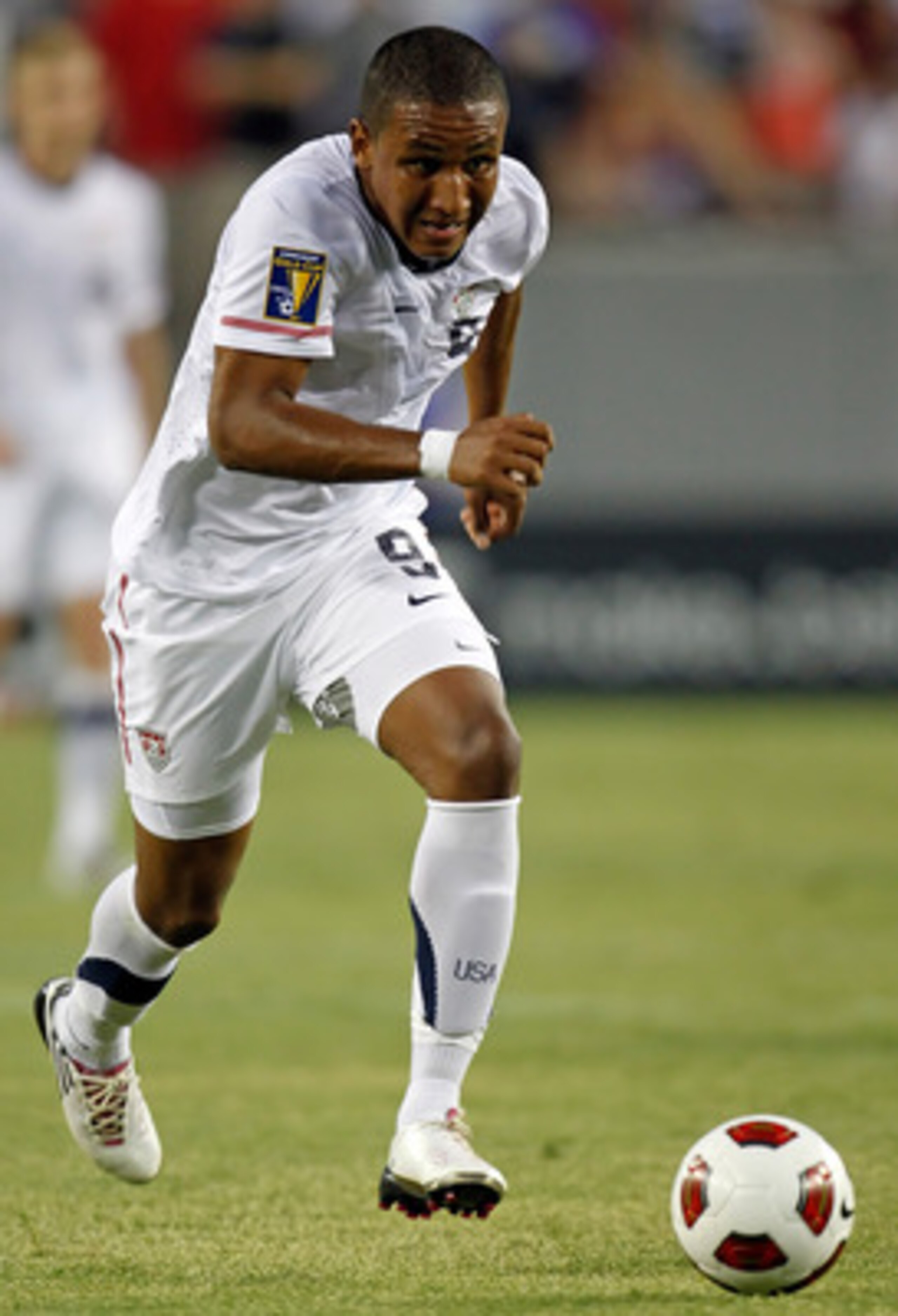 TAMPA, FL - JUNE 11:  Juan Agudelo #9 of Team United States advances the ball against Team Panama during the CONCACAF Gold Cup Match at Raymond James Stadium on June 11, 2011 in Tampa, Florida.  (Photo by J. Meric/Getty Images)