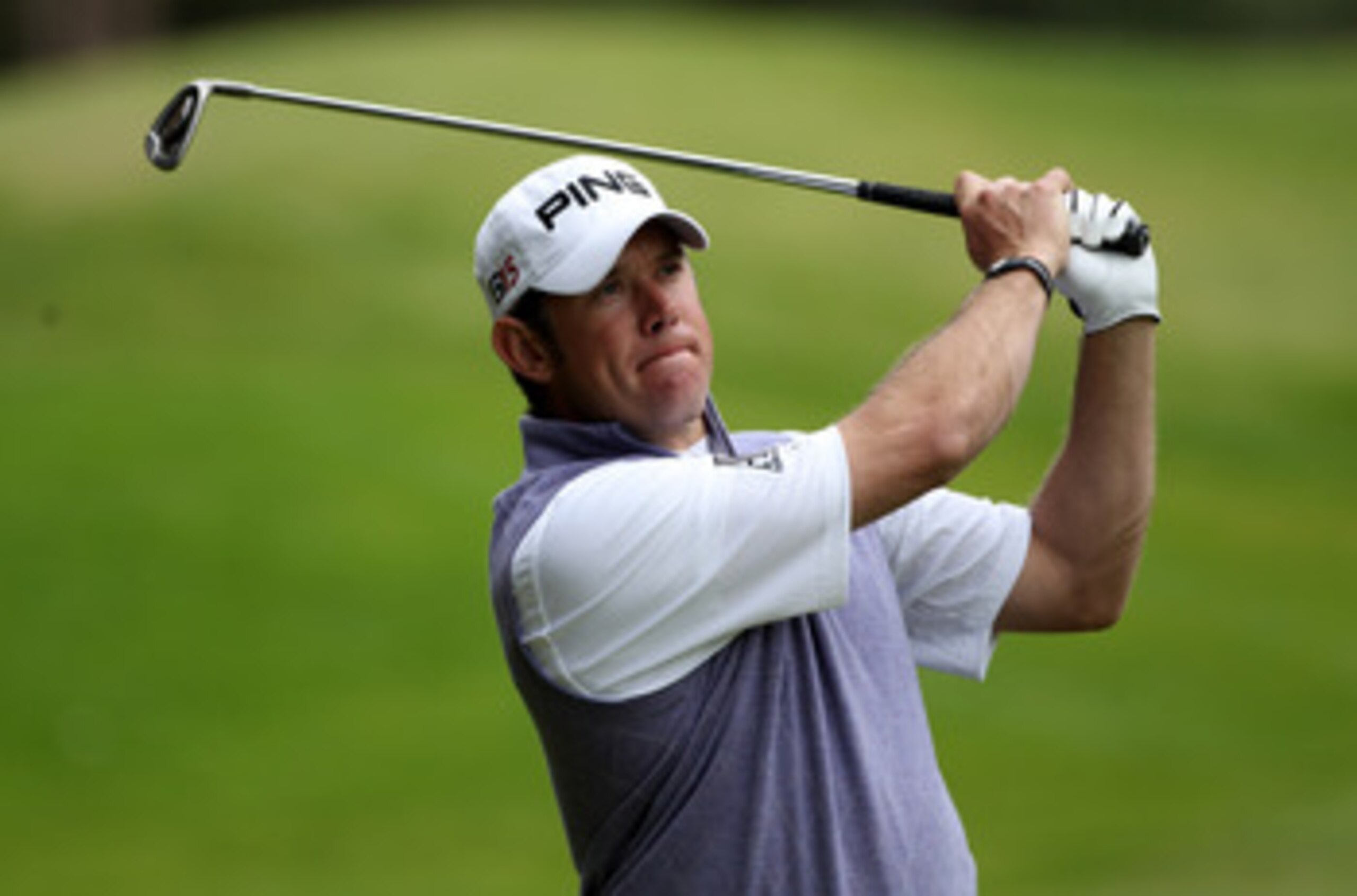VIRGINIA WATER, ENGLAND - MAY 28: Lee Westwood of England hoits an approach shot during the third round of the BMW PGA Championship at the Wentworth Club on May 28, 2011 in Virginia Water, England. (Photo by Warren Little/Getty Images) VIRGINIA WATER, ENGLAND - MAY 28: Lee Westwood of England hoits an approach shot during the third round of the BMW PGA Championship at the Wentworth Club on May 28, 2011 in Virginia Water, England. (Photo by Warren Little/Getty Images)