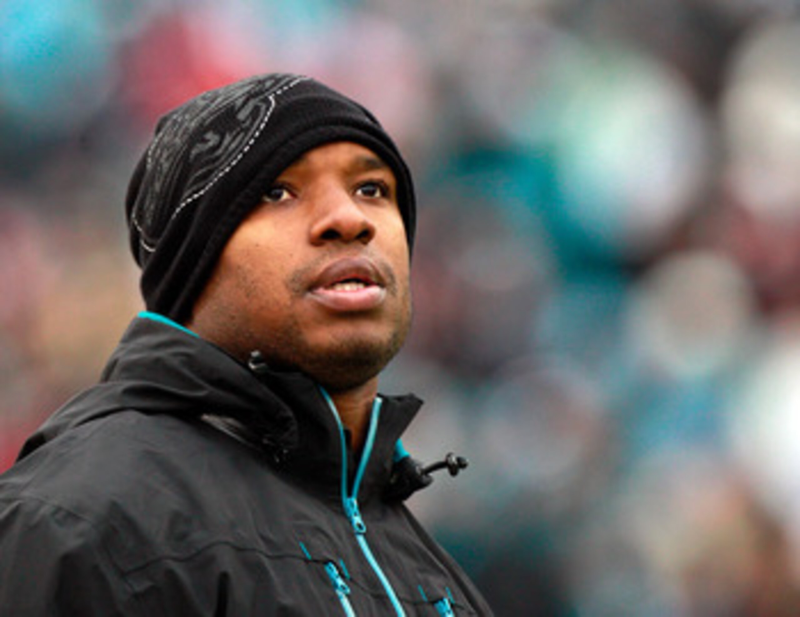 JACKSONVILLE, FL - DECEMBER 26:  Maurice Jones-Drew #32 of the Jacksonville Jaguars watches the action during the game against the Washington Redskins at EverBank Field on December 26, 2010 in Jacksonville, Florida.  (Photo by Sam Greenwood/Getty Images)