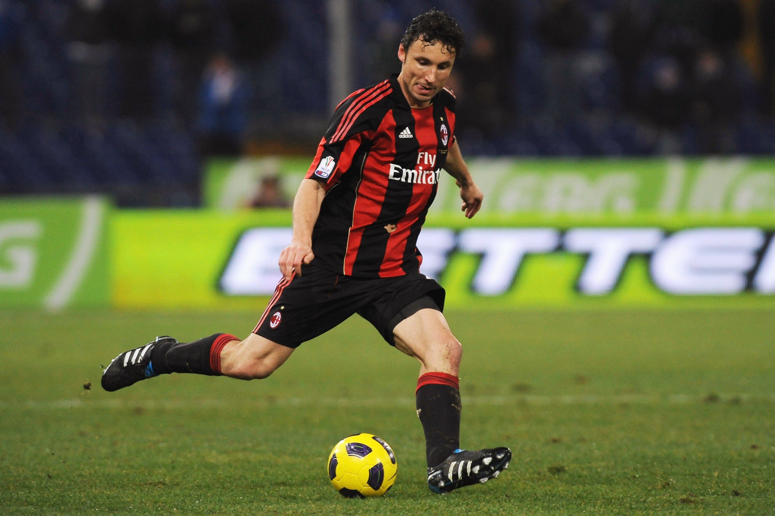 GENOA, ITALY - JANUARY 26:  Mark van Bommel of AC Milan in action during the Tim Cup match between UC Sampdoria and AC Milan at Luigi Ferraris Stadium on January 26, 2011 in Genoa, Italy.  (Photo by Valerio Pennicino/Getty Images)