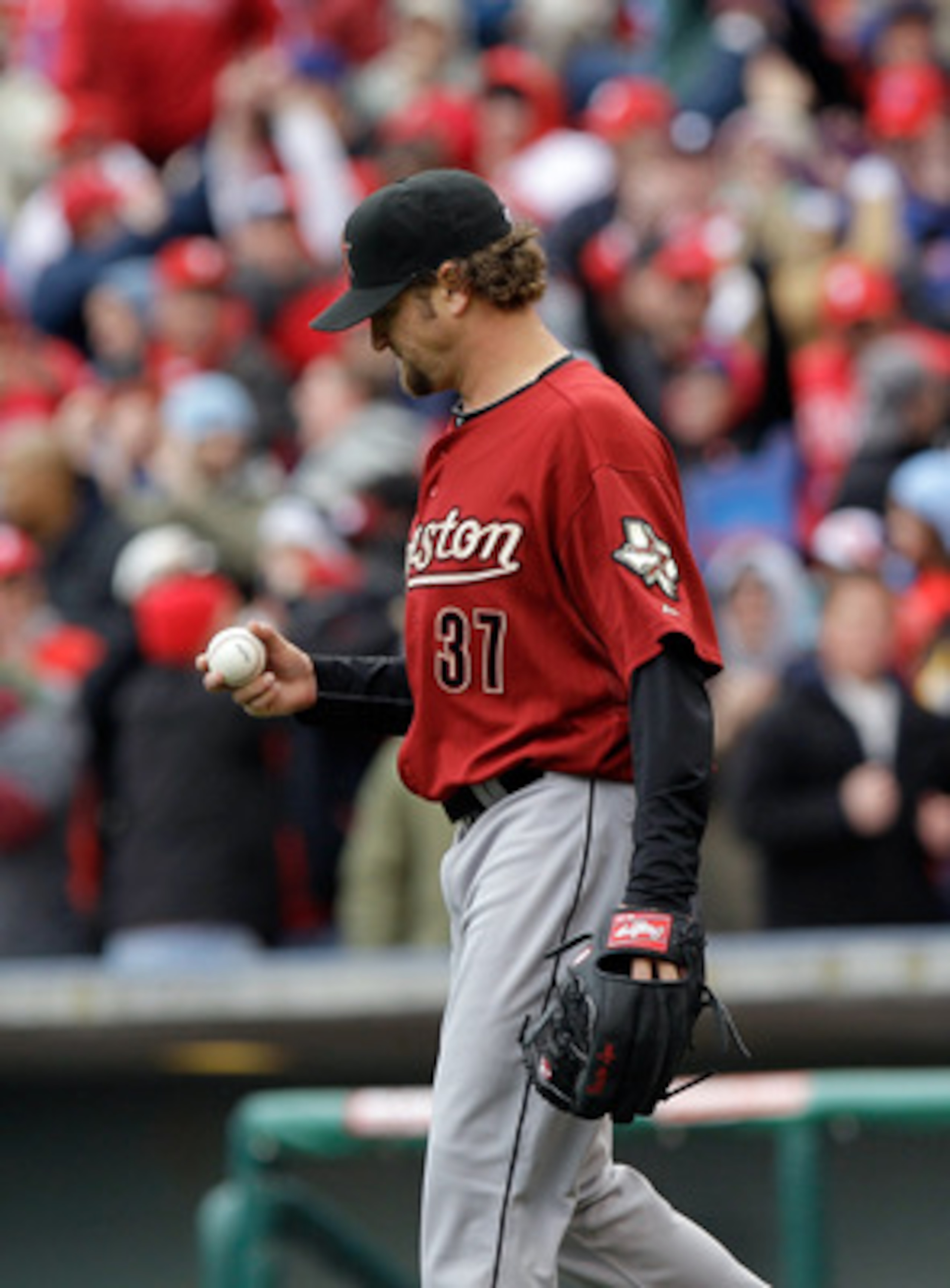 PHILADELPHIA, PA - APRIL 01:  Relief pitcher Brandon Lyon #37 of the Houston Astros against the Philadelphia Phillies during opening day at Citizens Bank Park on April 1, 2011 in Philadelphia, Pennsylvania.  (Photo by Rob Carr/Getty Images)