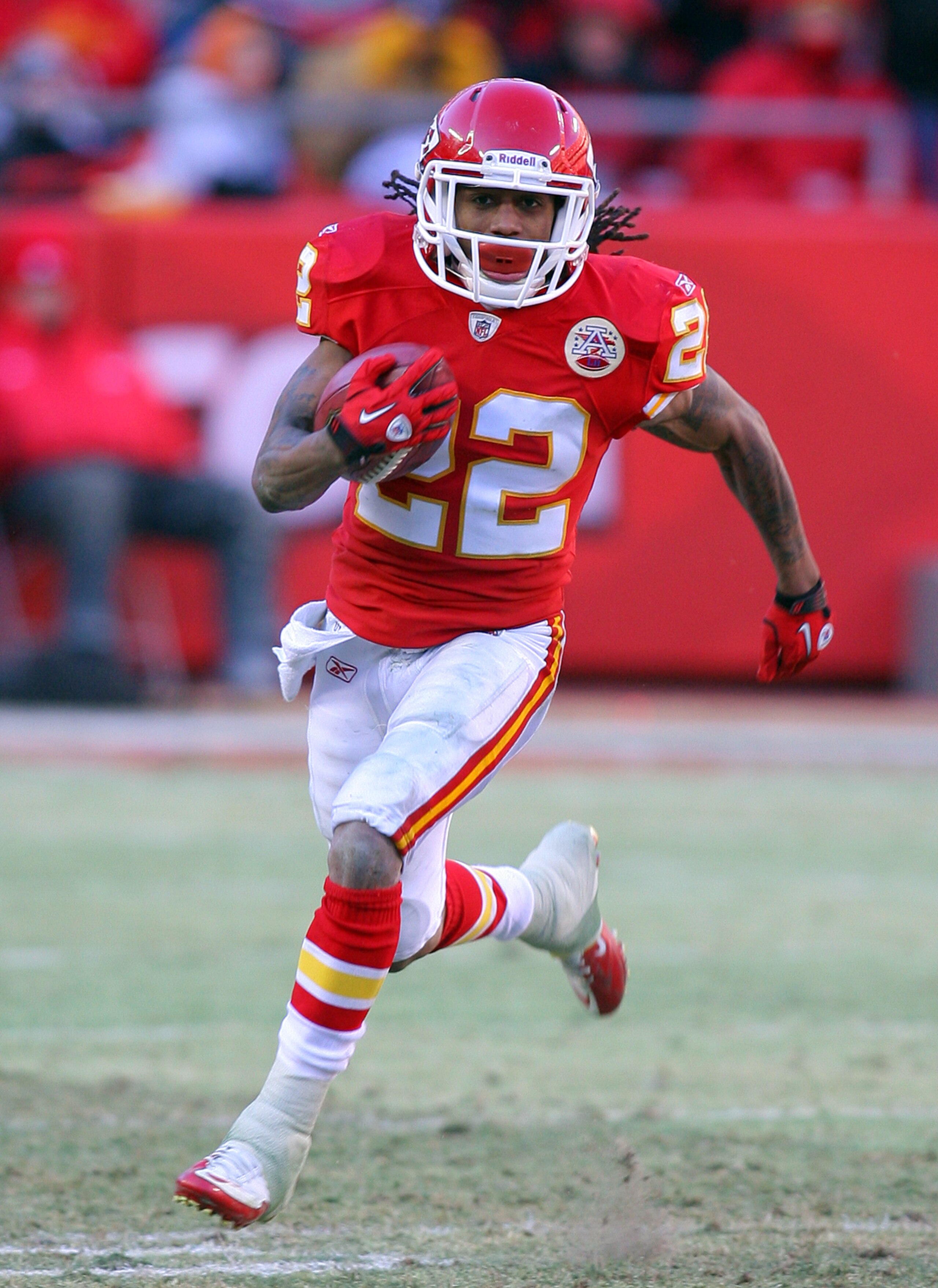 KANSAS CITY, MO - JANUARY 02:  Wide receiver Dexter McCluster #22 of the Kansas City Chiefs runs down field in a game against the Oakland Raiders in a game at Arrowhead Stadium on January 2, 2011 in Kansas City, Missouri.  (Photo by Tim Umphrey/Getty Imag