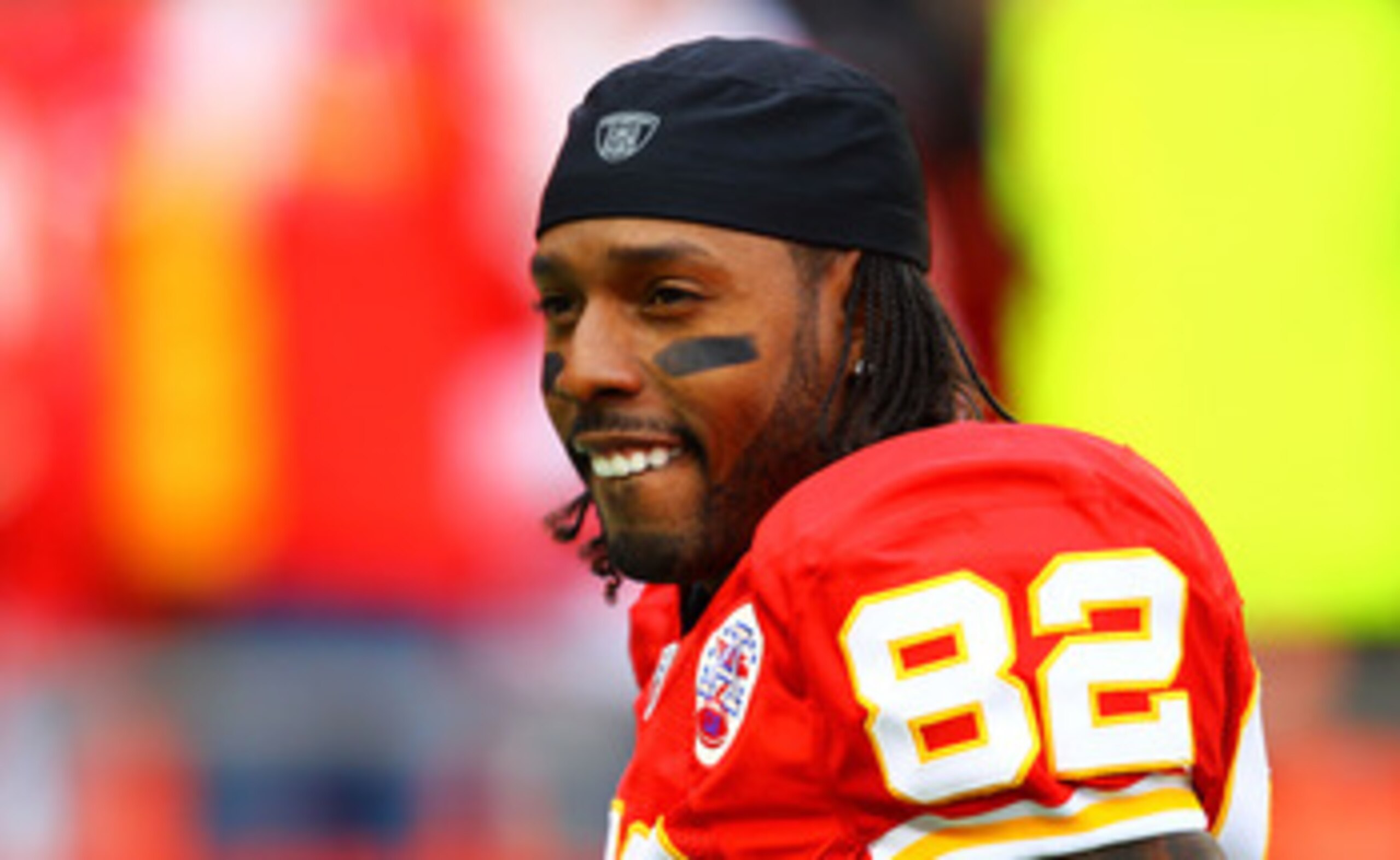 KANSAS CITY, MO - JANUARY 09: Wide receiver Dwayne Bowe #82 of the Kansas City Chiefs warms up prior to playing the Baltimore Ravens in their 2011 AFC wild card playoff game at Arrowhead Stadium on January 9, 2011 in Kansas City, Missouri. (Photo by Dil KANSAS CITY, MO - JANUARY 09: Wide receiver Dwayne Bowe #82 of the Kansas City Chiefs warms up prior to playing the Baltimore Ravens in their 2011 AFC wild card playoff game at Arrowhead Stadium on January 9, 2011 in Kansas City, Missouri. (Photo by Dil