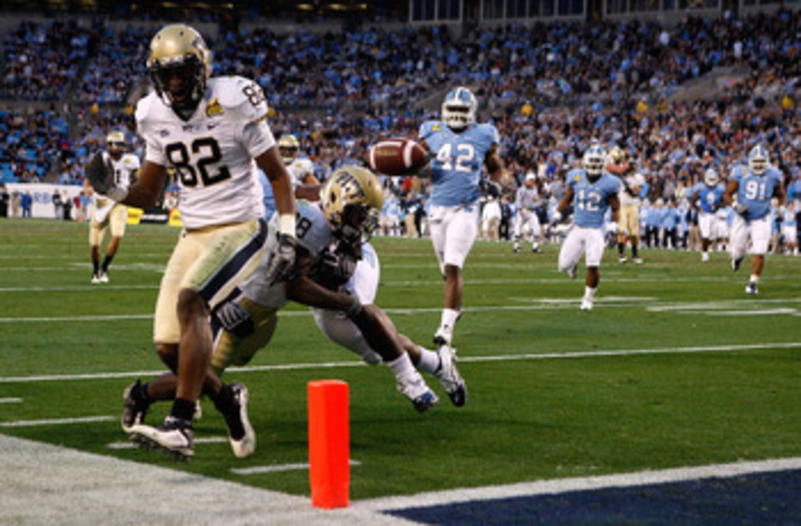 CHARLOTTE, NC - DECEMBER 26: Jonathan Baldwin #82 of the Pittsburgh Panthers watches as teammate Dion Lewis #28 fumbles the ball at the goal line against the North Carolina Tar Heels during their game on December 26, 2009 in Charlotte, North Carolina. ( CHARLOTTE, NC - DECEMBER 26: Jonathan Baldwin #82 of the Pittsburgh Panthers watches as teammate Dion Lewis #28 fumbles the ball at the goal line against the North Carolina Tar Heels during their game on December 26, 2009 in Charlotte, North Carolina. (