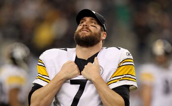 LAS VEGAS - DECEMBER 5:  OJ Simpson stands during sentencing at the Clark County Regional Justice Center December 5, 2008 in Las Vegas, Nevada.  Simpson and co-defendant Clarence 'C.J.' Stewart were sentenced on 12 charges, including felony kidnapping, ar