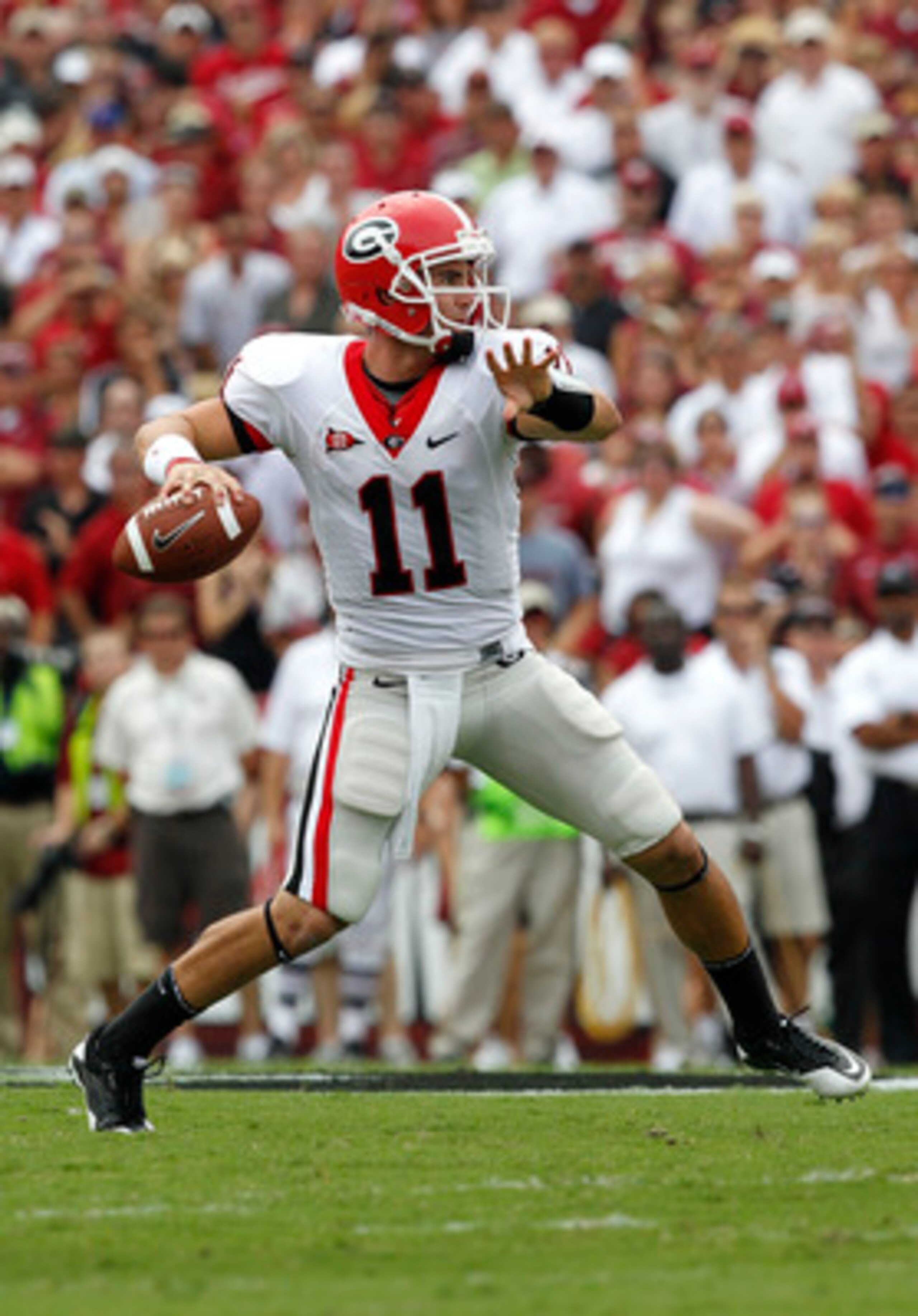 COLUMBIA, SC - SEPTEMBER 11:  Quarterback Aaron Murray #11 of the Georgia Bulldogs throws a pass during the game against the South Carolina Gamecocks at Williams-Brice Stadium on September 11, 2010 in Columbia, South Carolina.  The Gamecocks beat the Bull