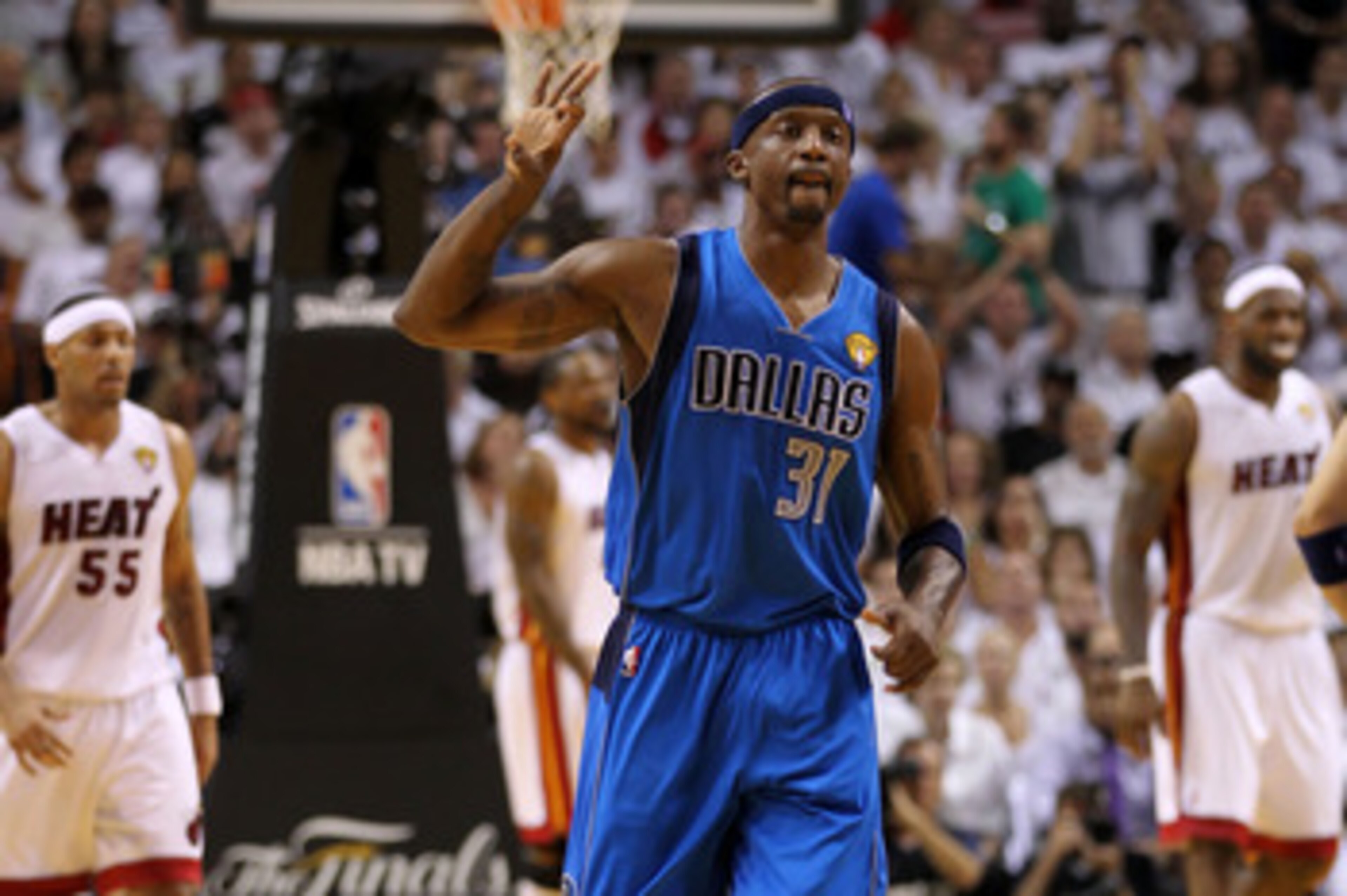 MIAMI, FL - JUNE 12:  Jason Terry #31 of the Dallas Mavericks gestures on court after he made a 3-point shot in the second quarter against Eddie House #55 (L) and LeBron James #6 of the Miami Heat in Game Six of the 2011 NBA Finals at American Airlines Ar