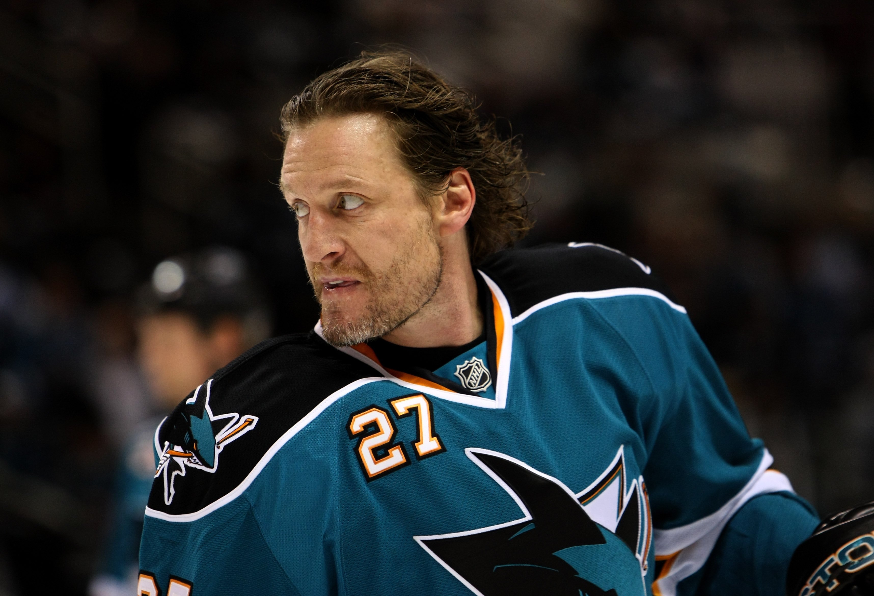 SAN JOSE, CA - APRIL 25:  Jeremy Roenick #27 of the San Jose Sharks warms up prior to playing the Anaheim Ducks during Game Five of the Western Conference Quarterfinal Round of the 2009 NHL Stanley Cup Playoffs at HP Pavilion on April 25, 2009 in San Jose