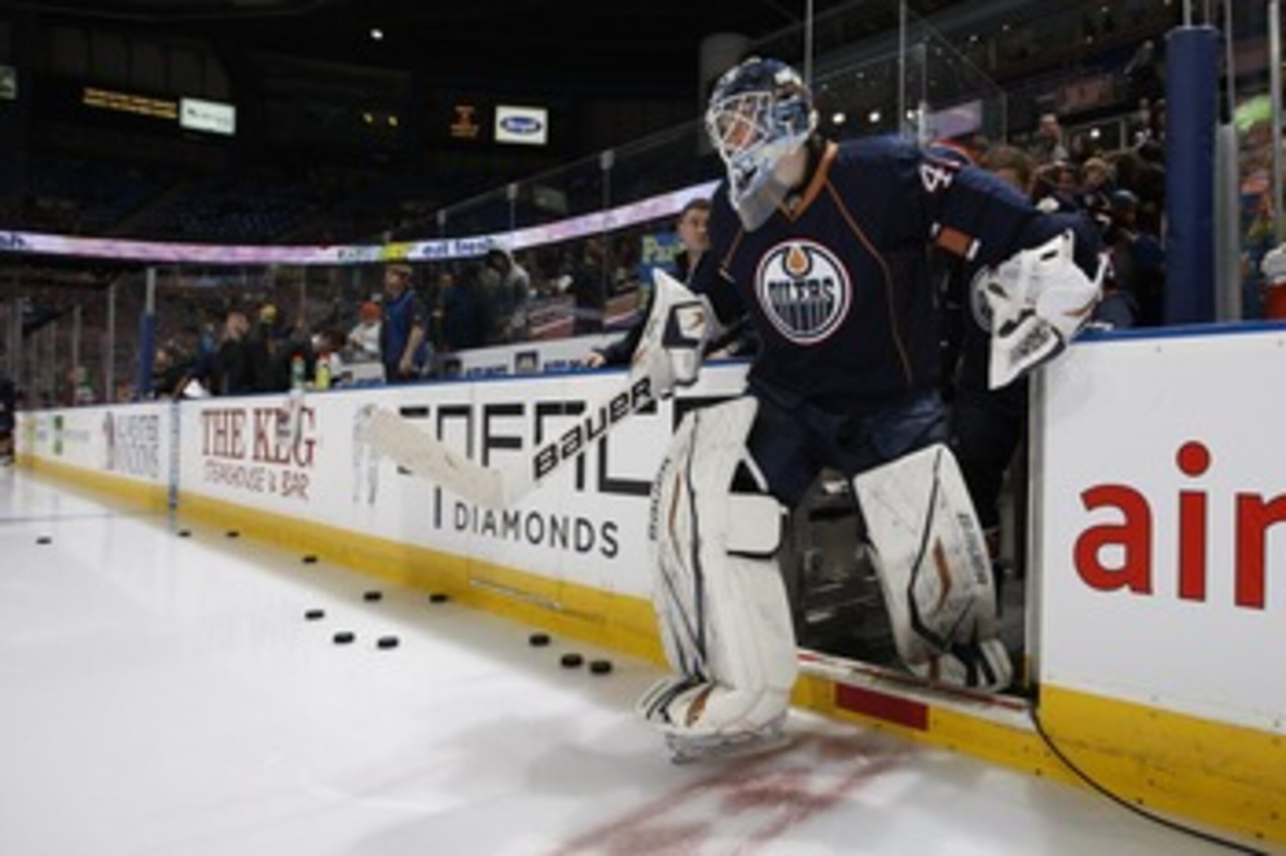 EDMONTON, CANADA - MARCH 17: Devan Dubnyk #40 of the Edmonton Oilers during the game against the Phoenix Coyotes on March 17, 2011 at Rexall Place in Edmonton, Alberta, Canada. (Photo by Dale MacMillan/Getty Images)