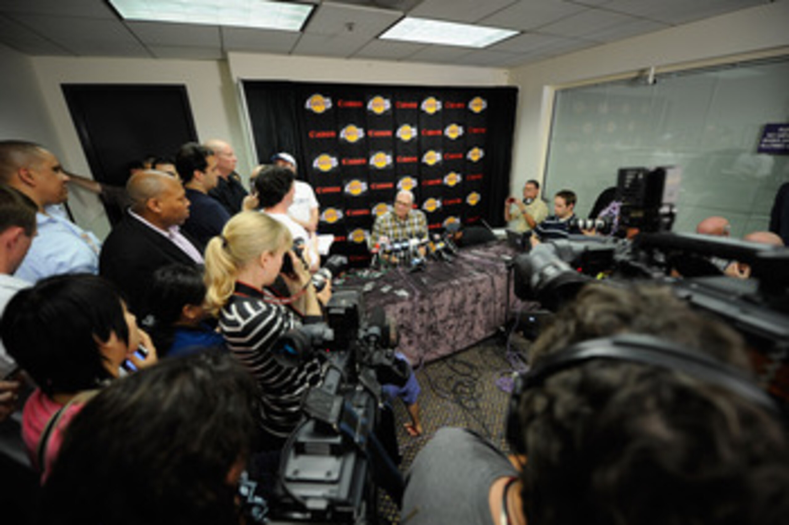 EL SEGUNDO, CA - MAY 11:  Phil Jackson, coach of the Los Angeles Lakers, speaks during his last official Lakers news conference at the team's training facility on May 11, 2011 in El Segundo, California. The Lakers were swept out of their best of seven ser