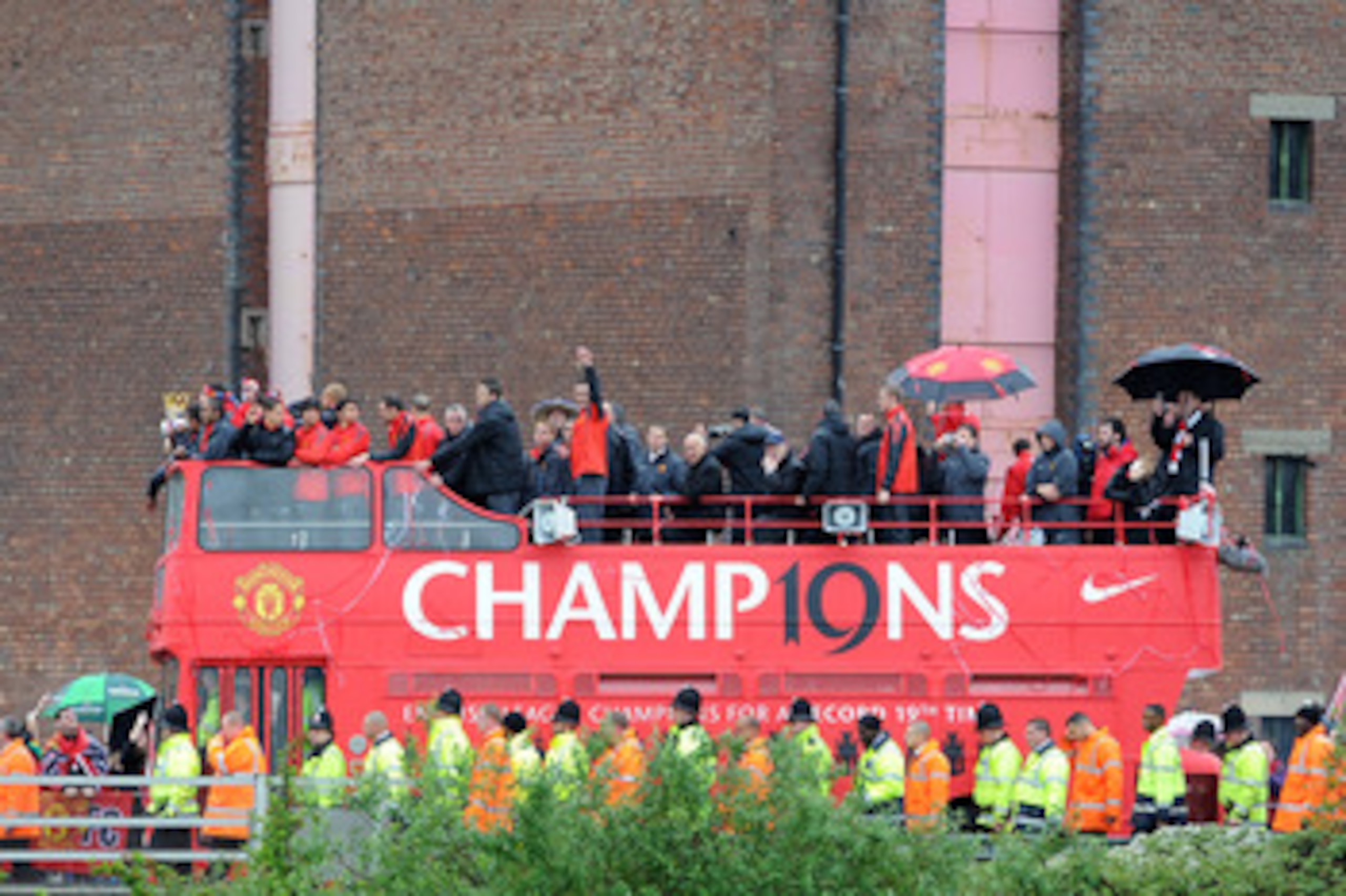 MANCHESTER, ENGLAND - MAY 30:  The Manchester United open top bus during the Manchester United Premier League Winners Parade at Old Trafford on May 30, 2011 in Manchester, United Kingdom.  (Photo by Chris Brunskill/Getty Images)