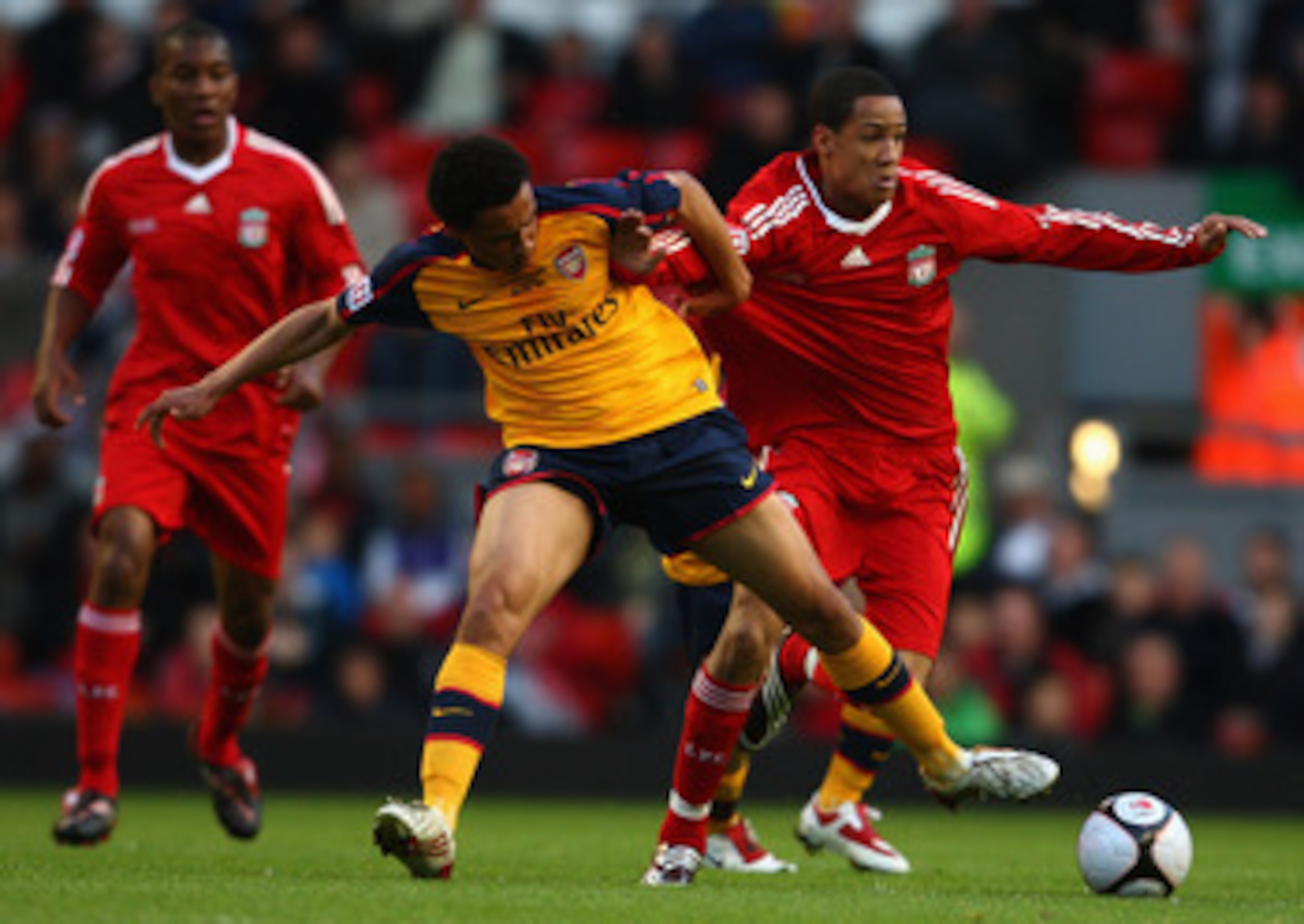 LIVERPOOL, ENGLAND - MAY 26: Tom Ince of Liverpool battles with Francis Coquelin of Arsenal during the second leg of the FA Youth Cup final sponsored by E.ON, between Liverpool and Arsenal at Anfield on May 26, 2009 in Liverpool, England. (Photo by Jam LIVERPOOL, ENGLAND - MAY 26: Tom Ince of Liverpool battles with Francis Coquelin of Arsenal during the second leg of the FA Youth Cup final sponsored by E.ON, between Liverpool and Arsenal at Anfield on May 26, 2009 in Liverpool, England. (Photo by Jam
