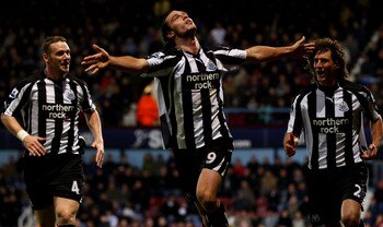 LONDON, ENGLAND - OCTOBER 23:  Andrew Carroll of Newcastle United celebrates scoring their second goal during the Barclays Premier League match between West Ham United and Newcastle United at The Boleyn Ground on October 23, 2010 in London, England.  (Pho