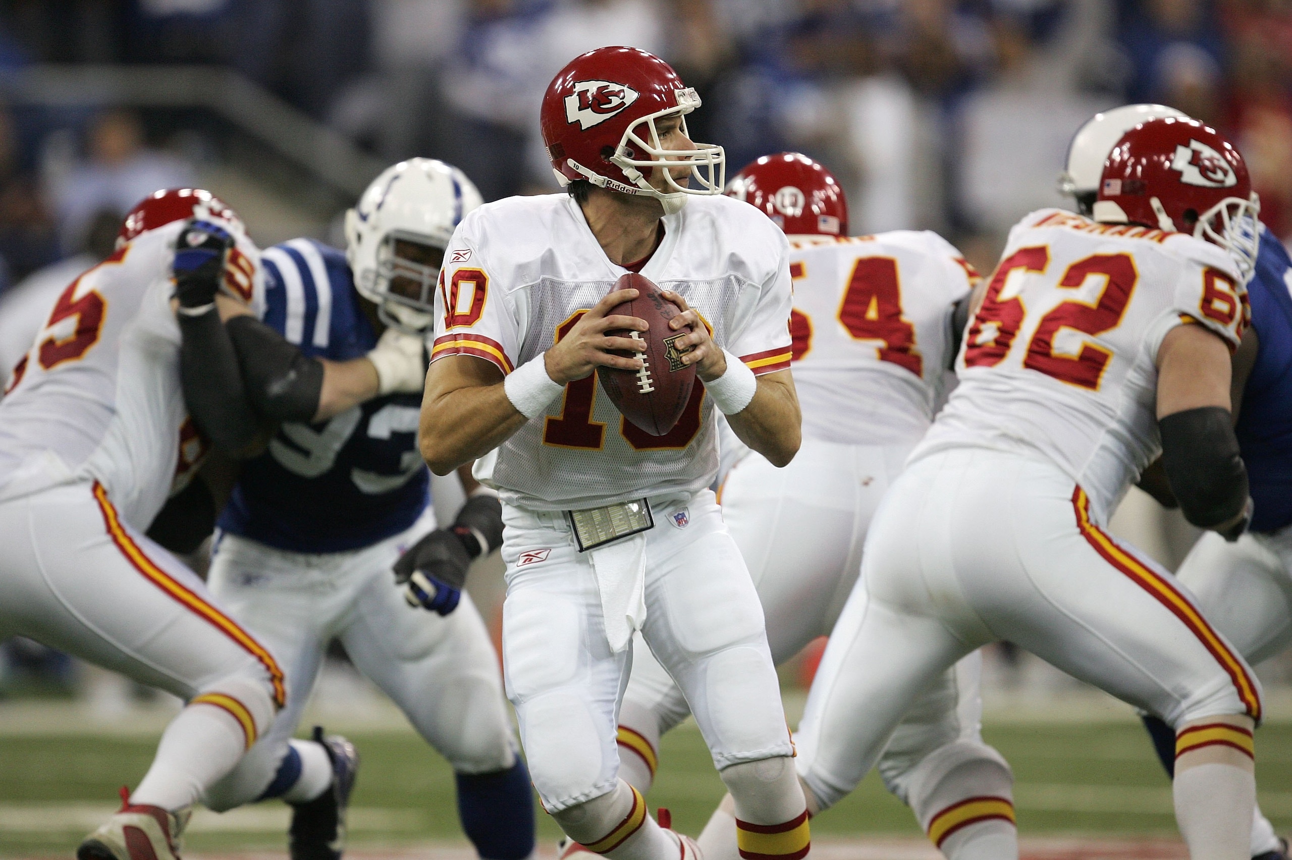 INDIANAPOLIS - JANUARY 06:  Quarterback Trent Green #10 of the Kansas City Chiefs drops back to pass against the Indianapolis Colts during their AFC Wild Card Playoff Game January 6, 2007 at RCA Dome in Indianapolis, Indiana.  The Colts won 23-8.  (Photo