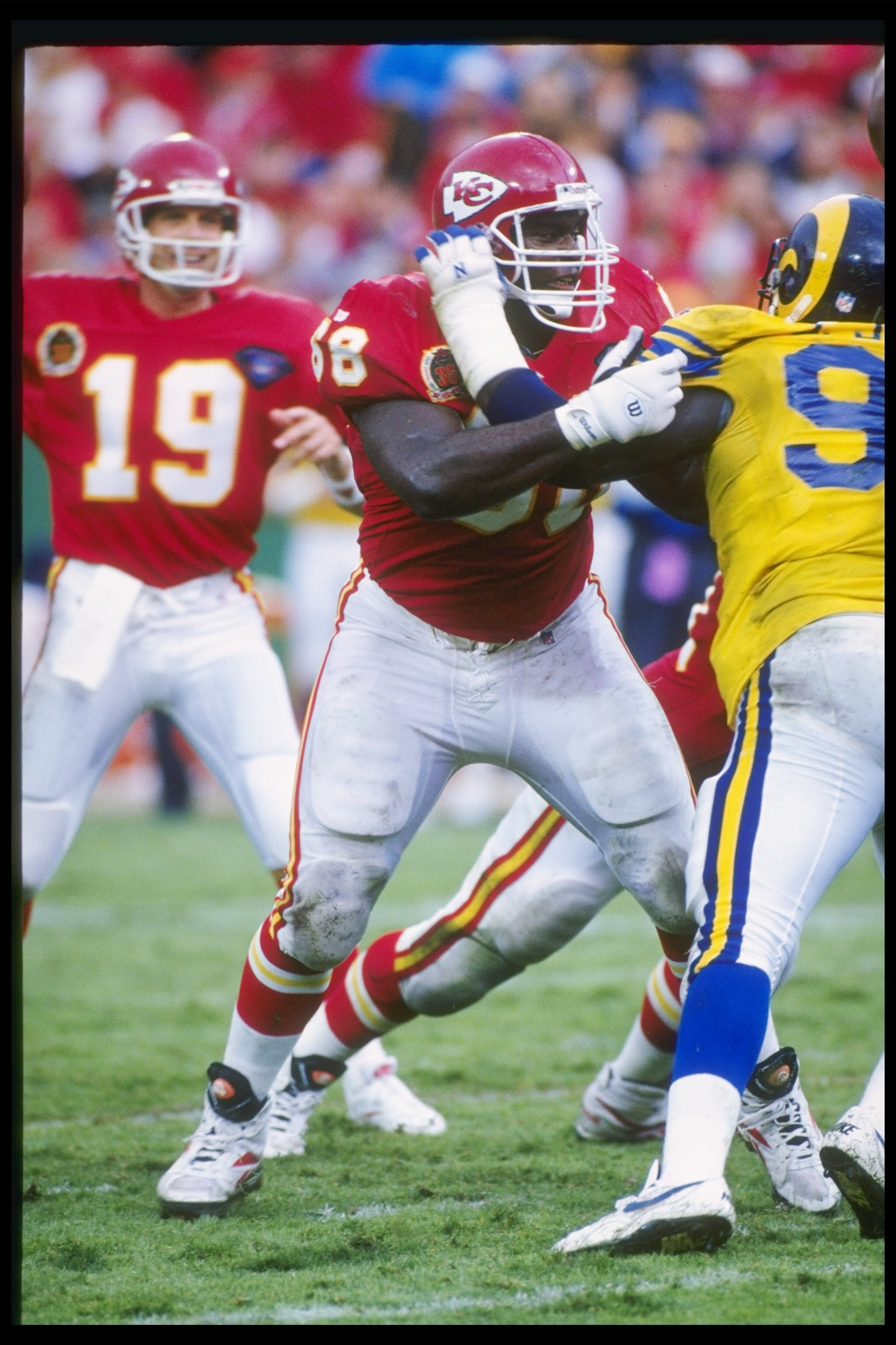 25 Sep 1994:  Guard Will Shields of the Kansas City Chiefs provides protection for the quarterback during a game against the St. Louis Rams at Arrowhead Stadium in Kansas City, Missouri.  The Rams won the game 16-0. Mandatory Credit: Jonathan Daniel  /All