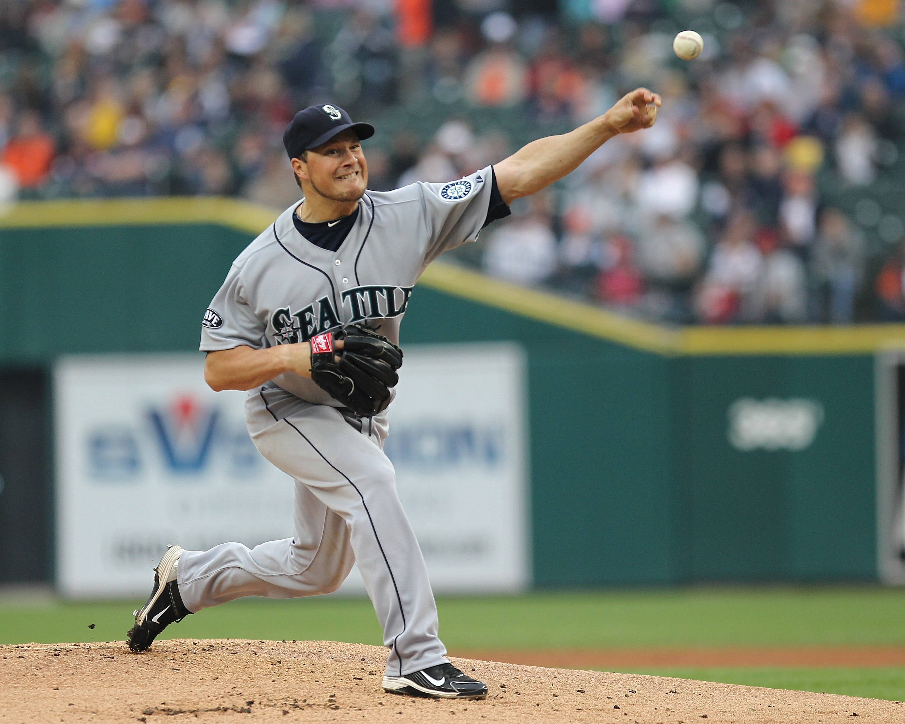 DETROIT, MI - JUNE 10:  Starting pitcher Erik Bedard #45 of the Seattle Mariners throws the ball during a MLB game against the Detroit Tigers at Comerica Park on June 10, 2011 in Detroit, Michigan.  Seattle defeated Detroit 3-2. (Photo by Dave Reginek/Get