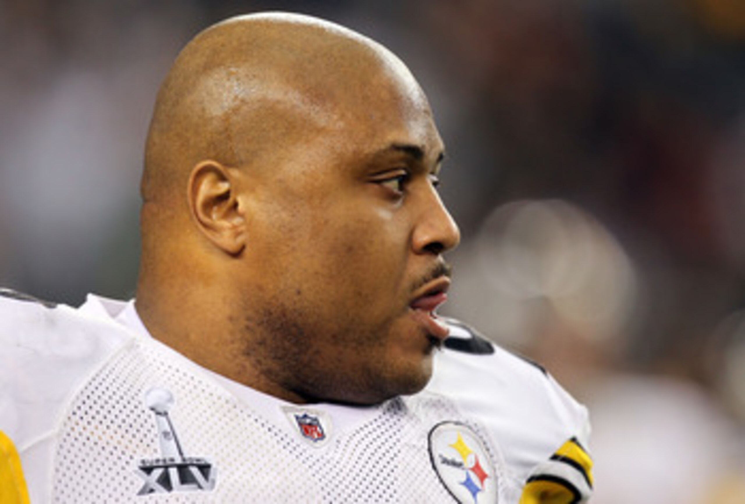 ARLINGTON, TX - FEBRUARY 06:  Casey Hampton #98 of the Pittsburgh Steelers looks on before the Steelers take on the Green Bay Packers in Super Bowl XLV at Cowboys Stadium on February 6, 2011 in Arlington, Texas.  (Photo by Ronald Martinez/Getty Images)