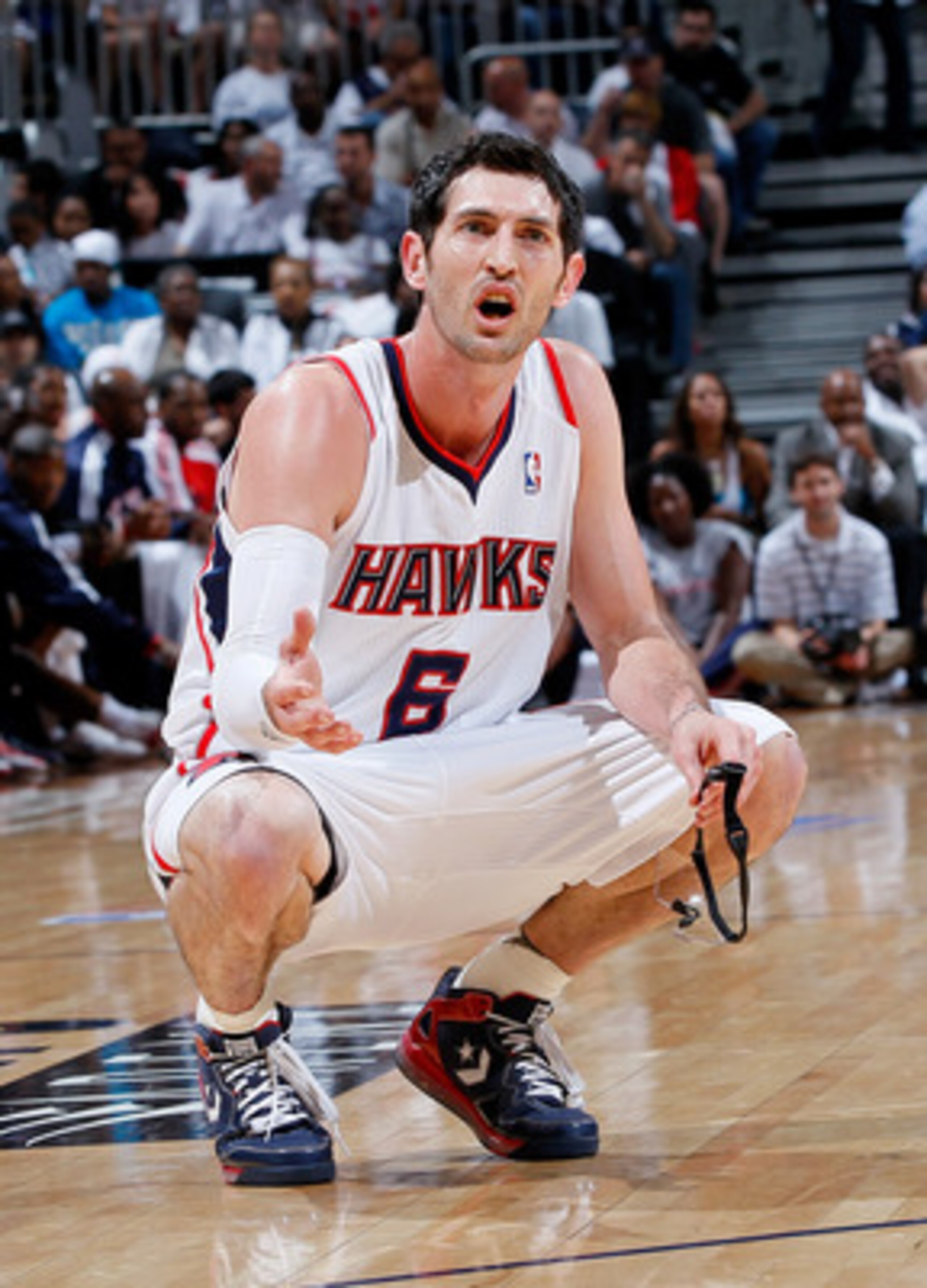 ATLANTA, GA - APRIL 28:  Kirk Hinrich #6 of the Atlanta Hawks against the Orlando Magic during Game Six of the Eastern Conference Quarterfinals in the 2011 NBA Playoffs at Philips Arena on April 28, 2011 in Atlanta, Georgia.  NOTE TO USER: User expressly