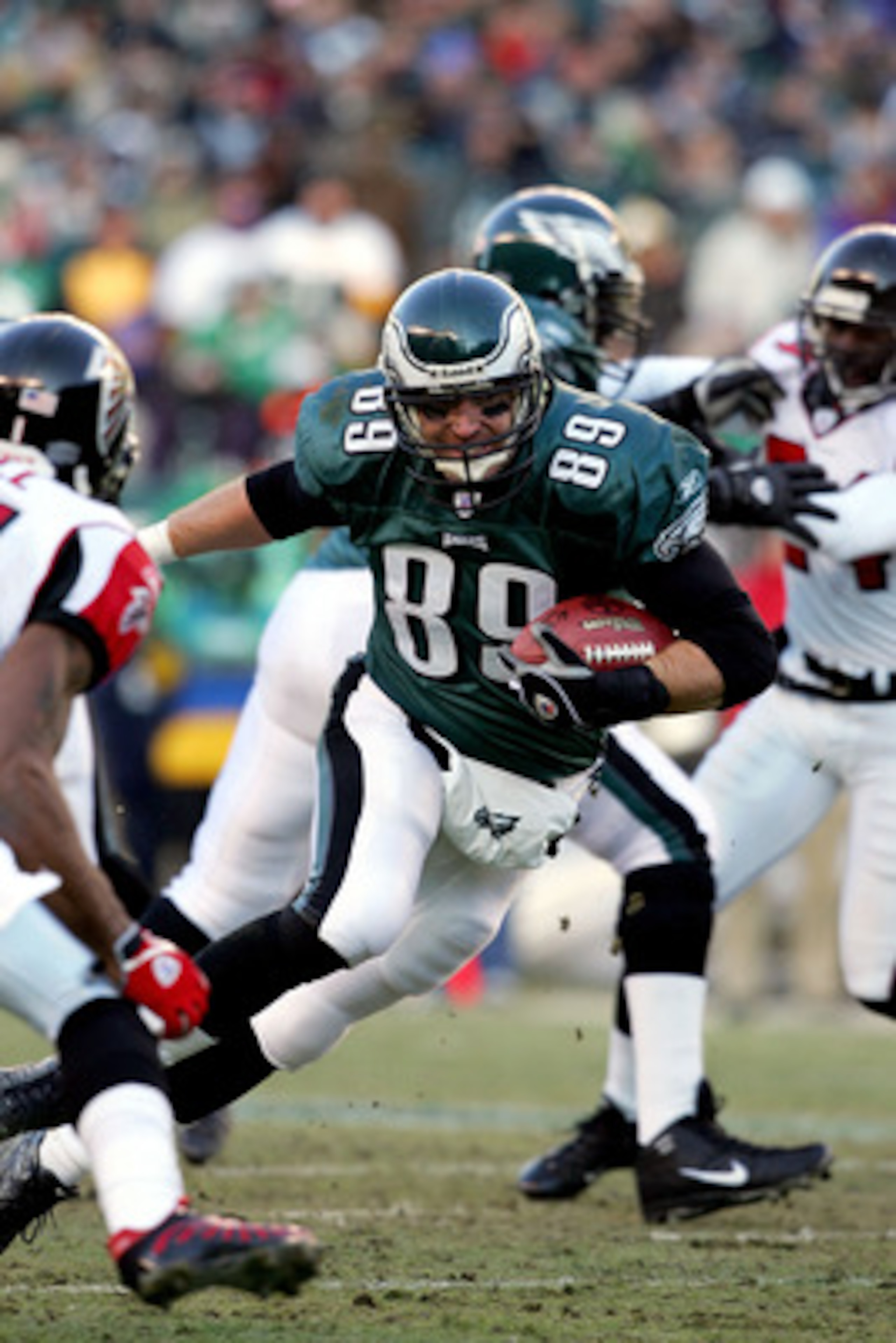 PHILADELPHIA - JANUARY 23:  Chad Lewis #89 of the Philadelphia Eagles runs with ball against the Atlanta Falcons in the first quarter of the NFC Championship game at Lincoln Financial Field on January 23, 2005 in Philadelphia, Pennsylvannia.  (Photo by Ha