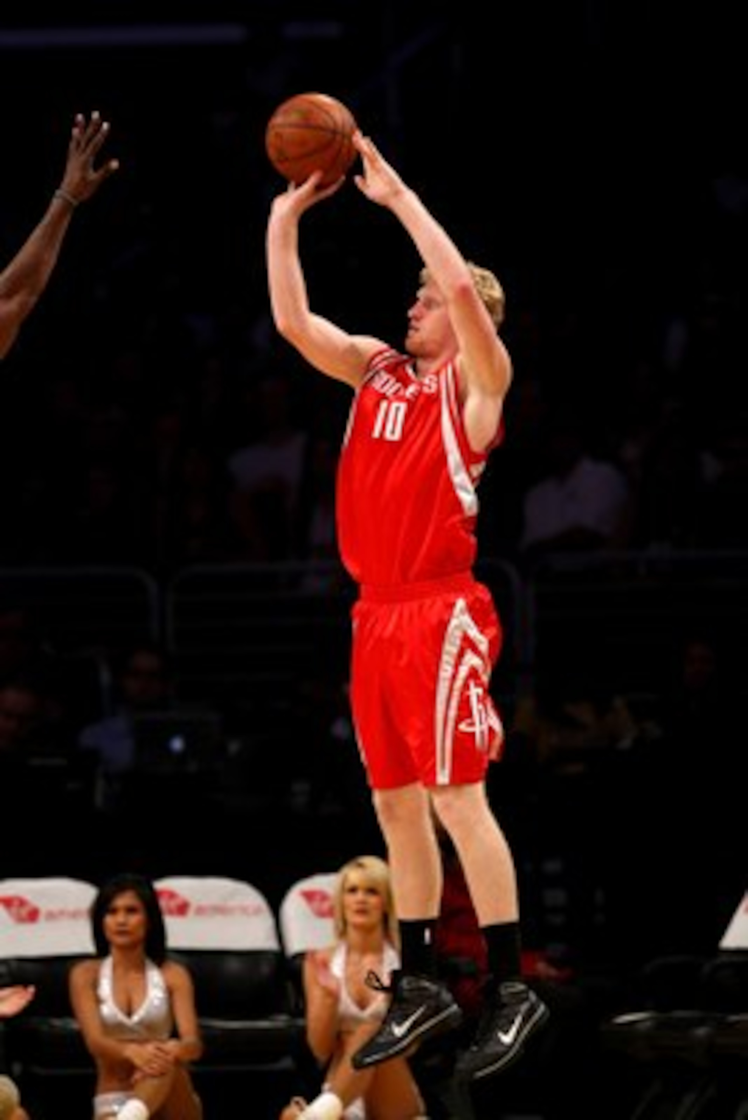 LOS ANGELES, CA - NOVEMBER 15:  Chase Budinger #10 of the Houston Rockets shoots against the Los Angeles Lakers on November 15, 2009 at Staples Center in Los Angeles, California.  The Rockets won 101-91.  NOTE TO USER: User expressly acknowledges and agre