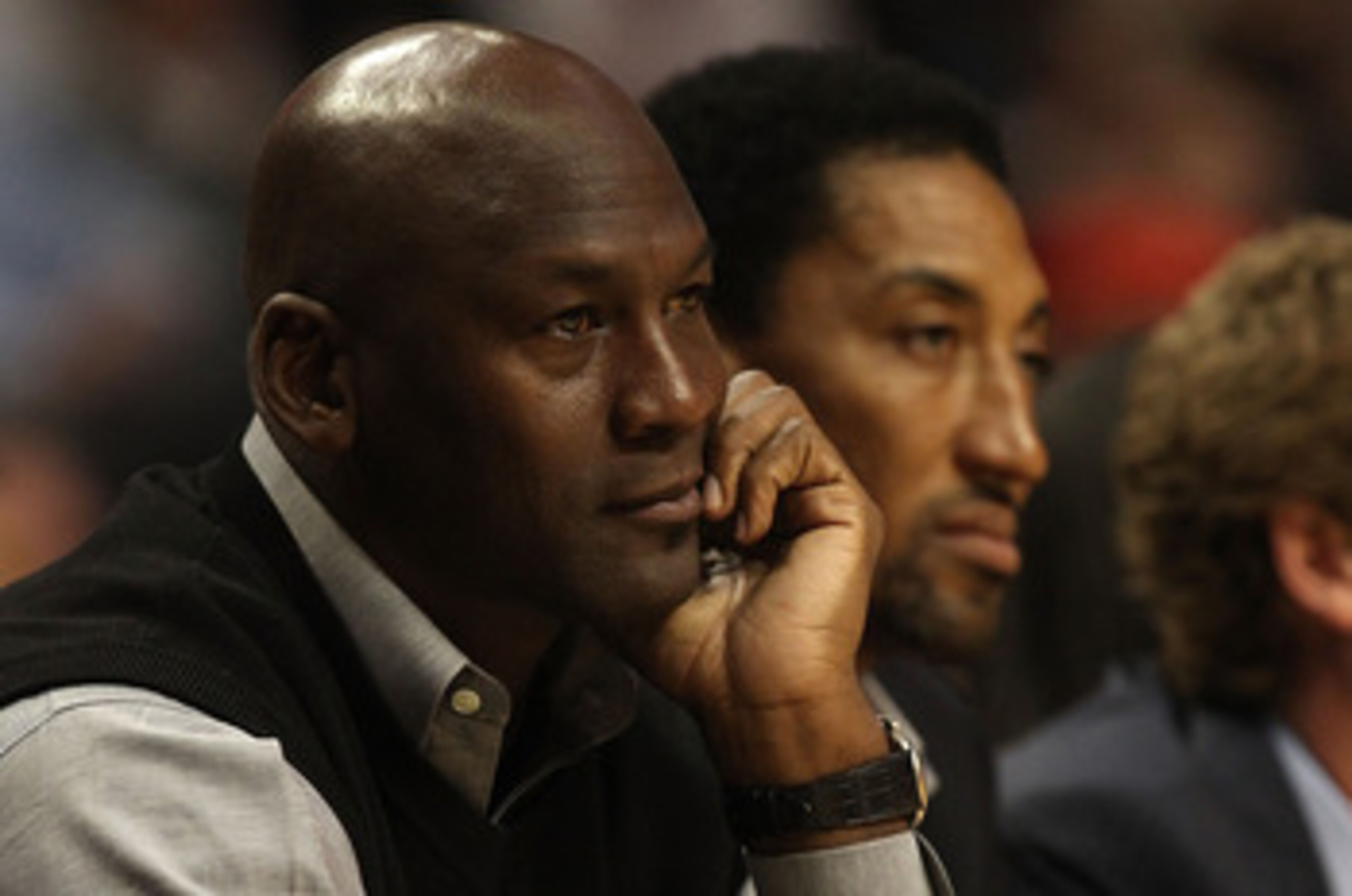 CHICAGO, IL - FEBRUARY 15: Former players Michael Jordan and Scottie Pippen of the Chicago Bulls watch a game between the Bulls and the Charlotte Bobcats at the United Center on February 15, 2011 in Chicago, Illinois. The Bulls defeated the Bobcats 106-94 CHICAGO, IL - FEBRUARY 15: Former players Michael Jordan and Scottie Pippen of the Chicago Bulls watch a game between the Bulls and the Charlotte Bobcats at the United Center on February 15, 2011 in Chicago, Illinois. The Bulls defeated the Bobcats 106-94
