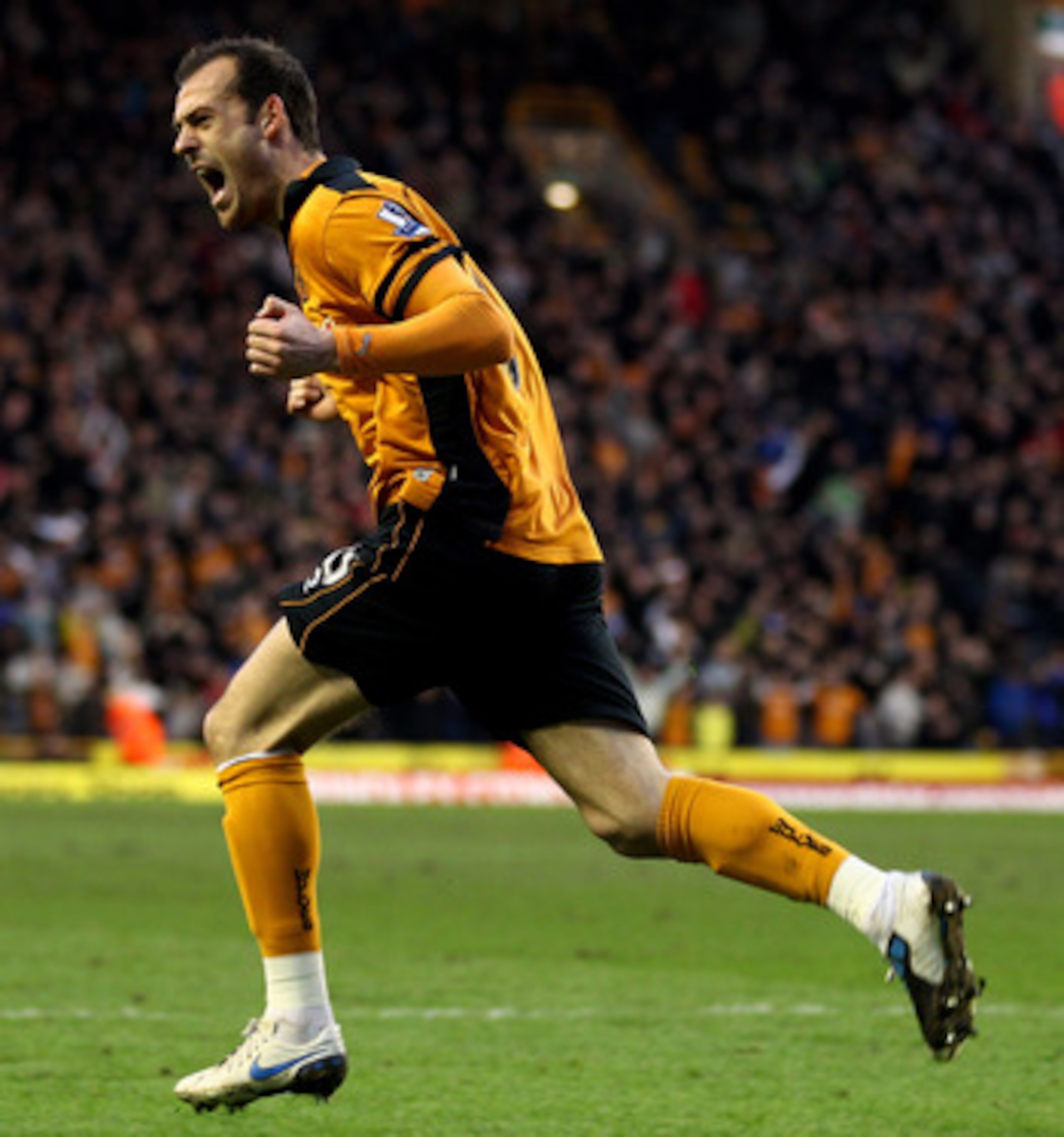 WOLVERHAMPTON, ENGLAND - MARCH 06:  Steven Fletcher of Wolves celebrates scoring the equalising goal during the Barclays Premier League match between Wolverhampton Wanderers and Tottenham Hotspur at Molineux on March 6, 2011 in Wolverhampton, England.  (P