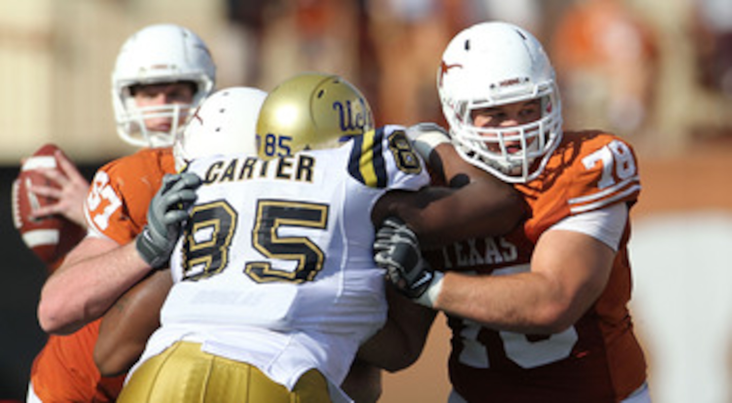 AUSTIN, TX - SEPTEMBER 25:  Center David Snow #78 of the Texas Longhorns at Darrell K Royal-Texas Memorial Stadium on September 25, 2010 in Austin, Texas.  (Photo by Ronald Martinez/Getty Images)