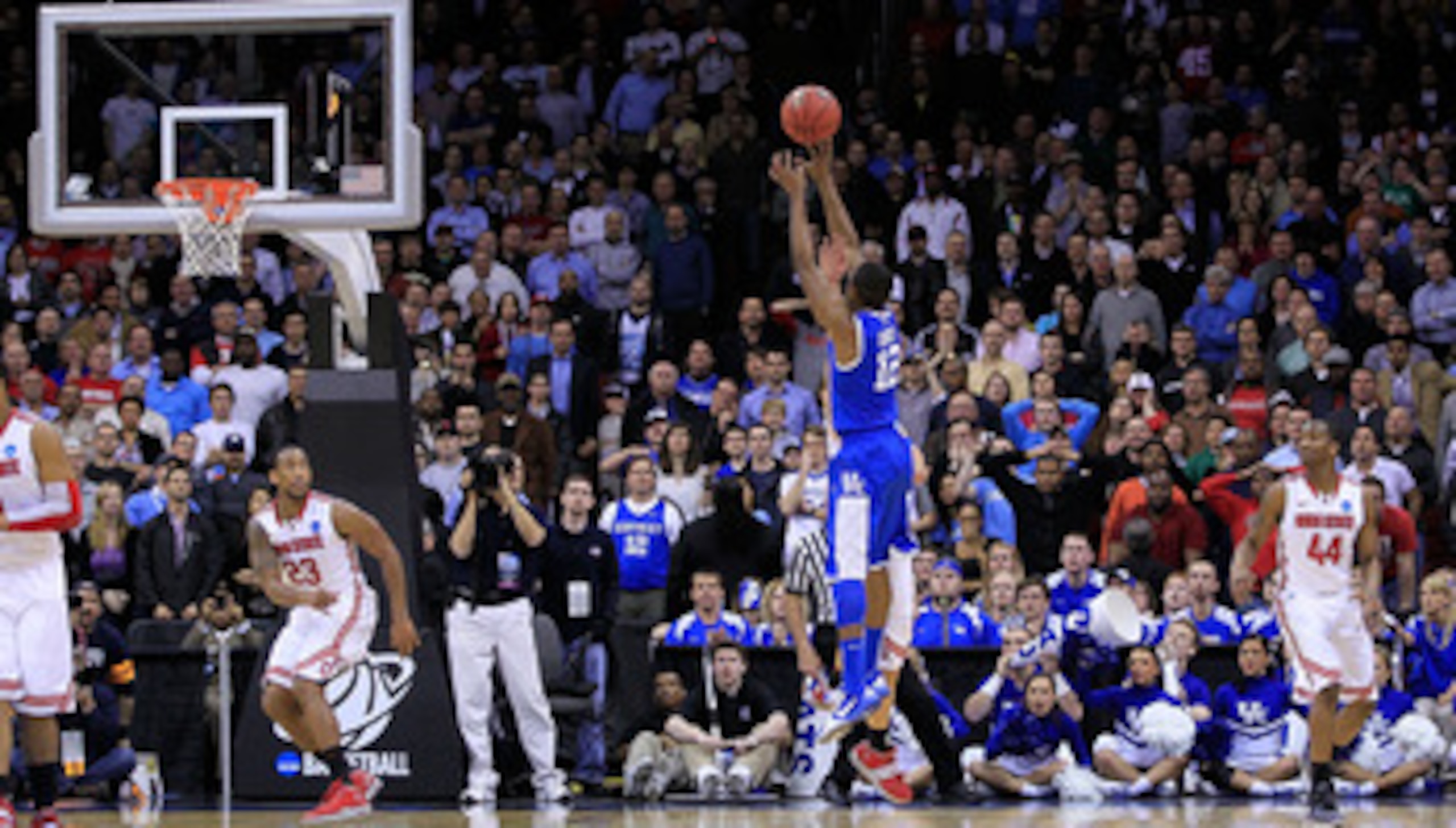 NEWARK, NJ - MARCH 25:  Brandon Knight #12 of the Kentucky Wildcats shoots the winning shot to defeat the Ohio State Buckeyes in the east regional semifinal of the 2011 NCAA Men's Basketball Tournament at the Prudential Center on March 25, 2011 in Newark,