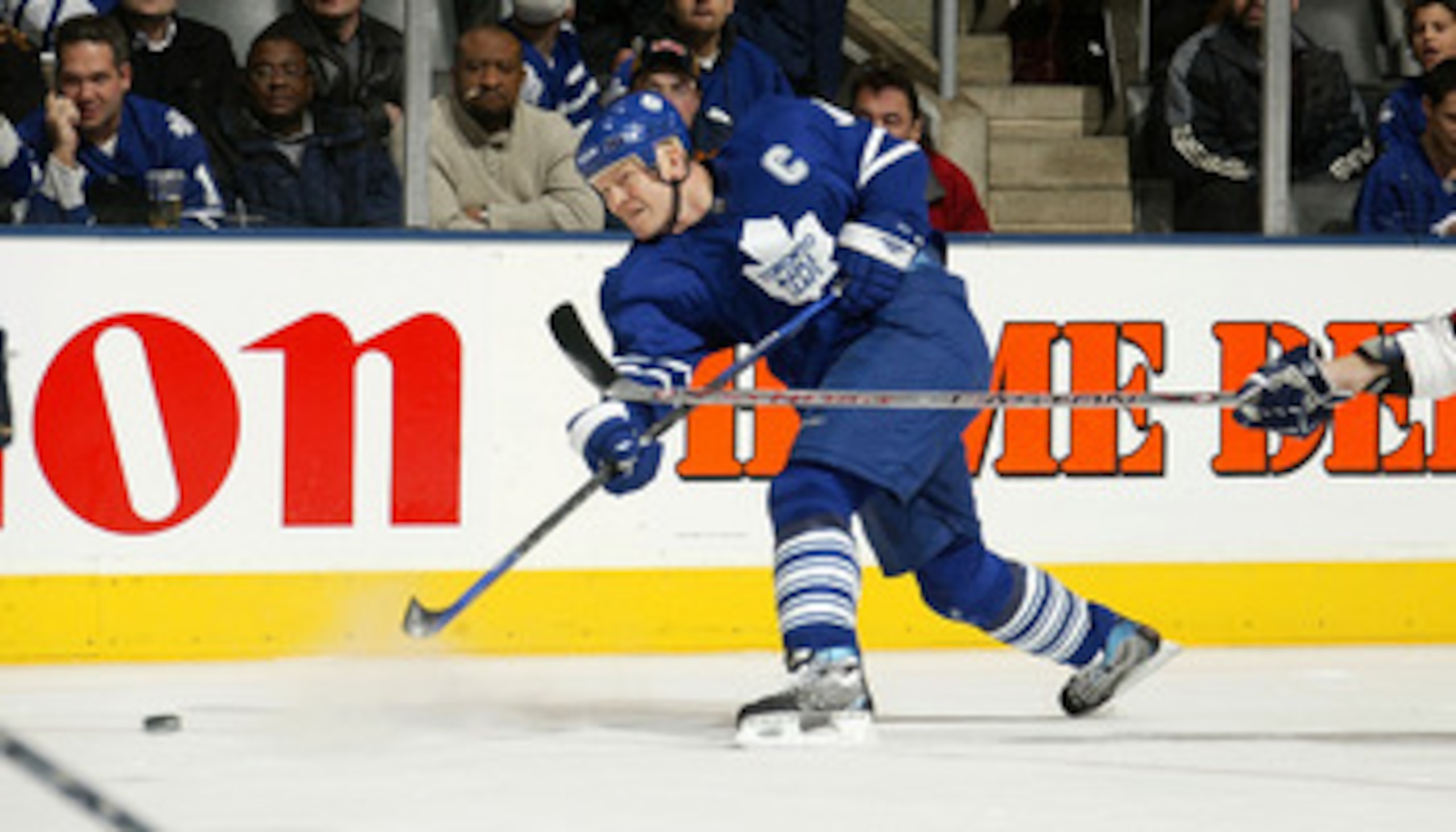 TORONTO - FEBRUARY 5: Mats Sundin #13 of the Toronto Maple Leafs shots the puck against the Florida Panthers during their NHL game at the Air Canada Centre February 5, 2008 in Toronto, Ontario, Canada. (Photo By Dave Sandford/Getty Images) TORONTO - FEBRUARY 5: Mats Sundin #13 of the Toronto Maple Leafs shots the puck against the Florida Panthers during their NHL game at the Air Canada Centre February 5, 2008 in Toronto, Ontario, Canada. (Photo By Dave Sandford/Getty Images)