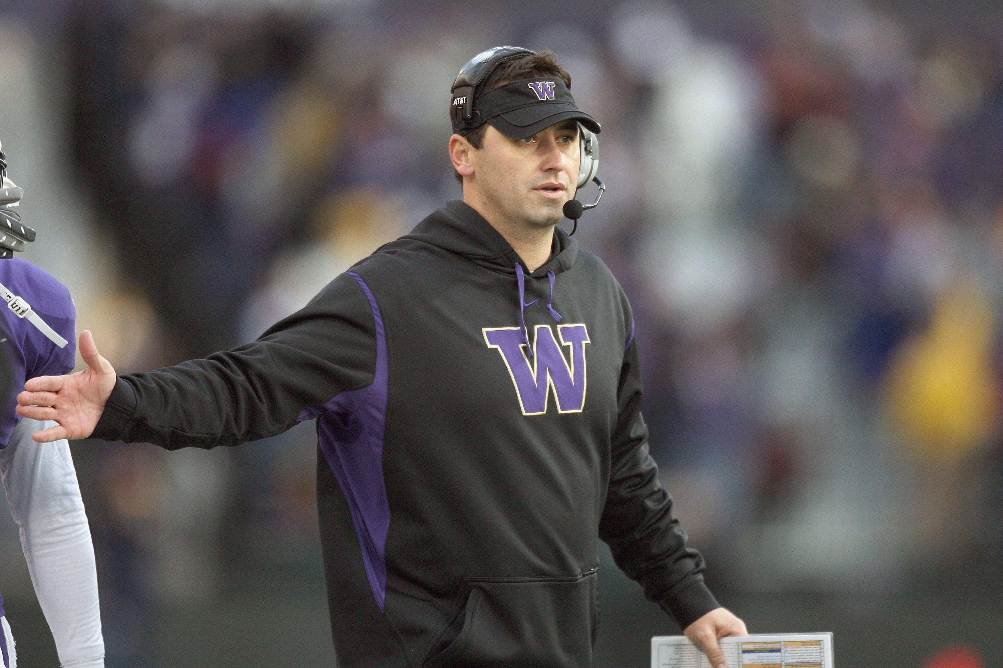 SEATTLE - DECEMBER 05: Head coach Steve Sarkisian of the Washington Huskies instructs from the sidelines during game against the California Bears on December 5, 2009 at Husky Stadium in Seattle, Washington. The Huskies defeated the Bears 42-10. (Photo by SEATTLE - DECEMBER 05: Head coach Steve Sarkisian of the Washington Huskies instructs from the sidelines during game against the California Bears on December 5, 2009 at Husky Stadium in Seattle, Washington. The Huskies defeated the Bears 42-10. (Photo by