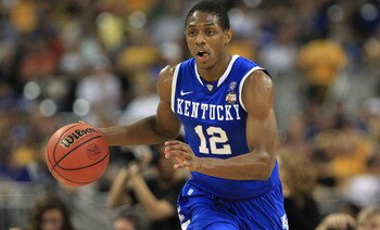 HOUSTON, TX - APRIL 02:  Brandon Knight #12 of the Kentucky Wildcats moves the ball while taking on the Connecticut Huskies during the National Semifinal game of the 2011 NCAA Division I Men's Basketball Championship at Reliant Stadium on April 2, 2011 in