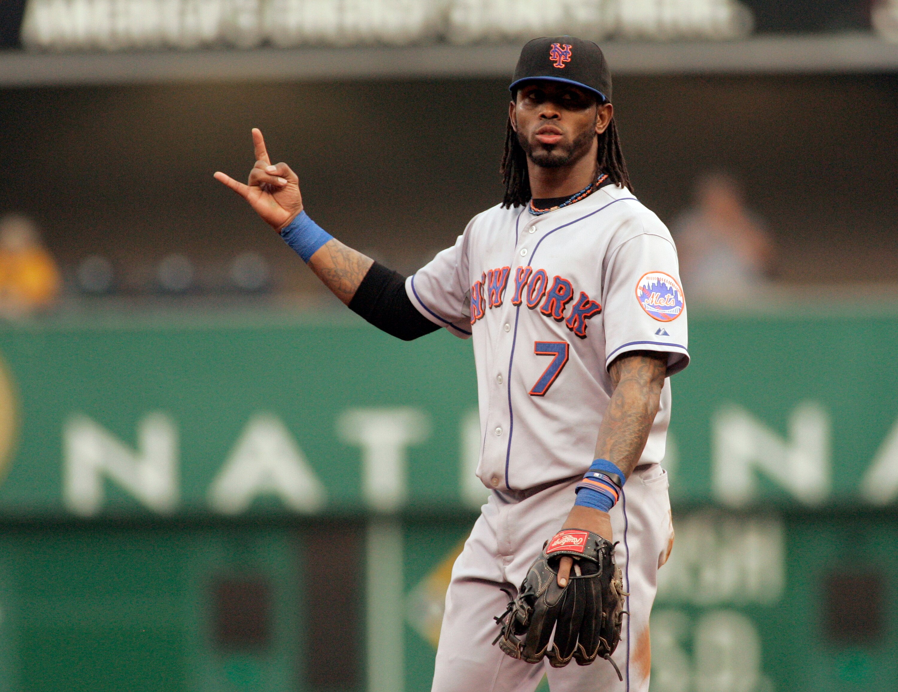 PITTSBURGH, PA - JUNE 10:  Jose Reyes #7 of the New York Mets signals two outs against the Pittsburgh Pirates during the game on June 10, 2011 at PNC Park in Pittsburgh, Pennsylvania.  (Photo by Justin K. Aller/Getty Images)