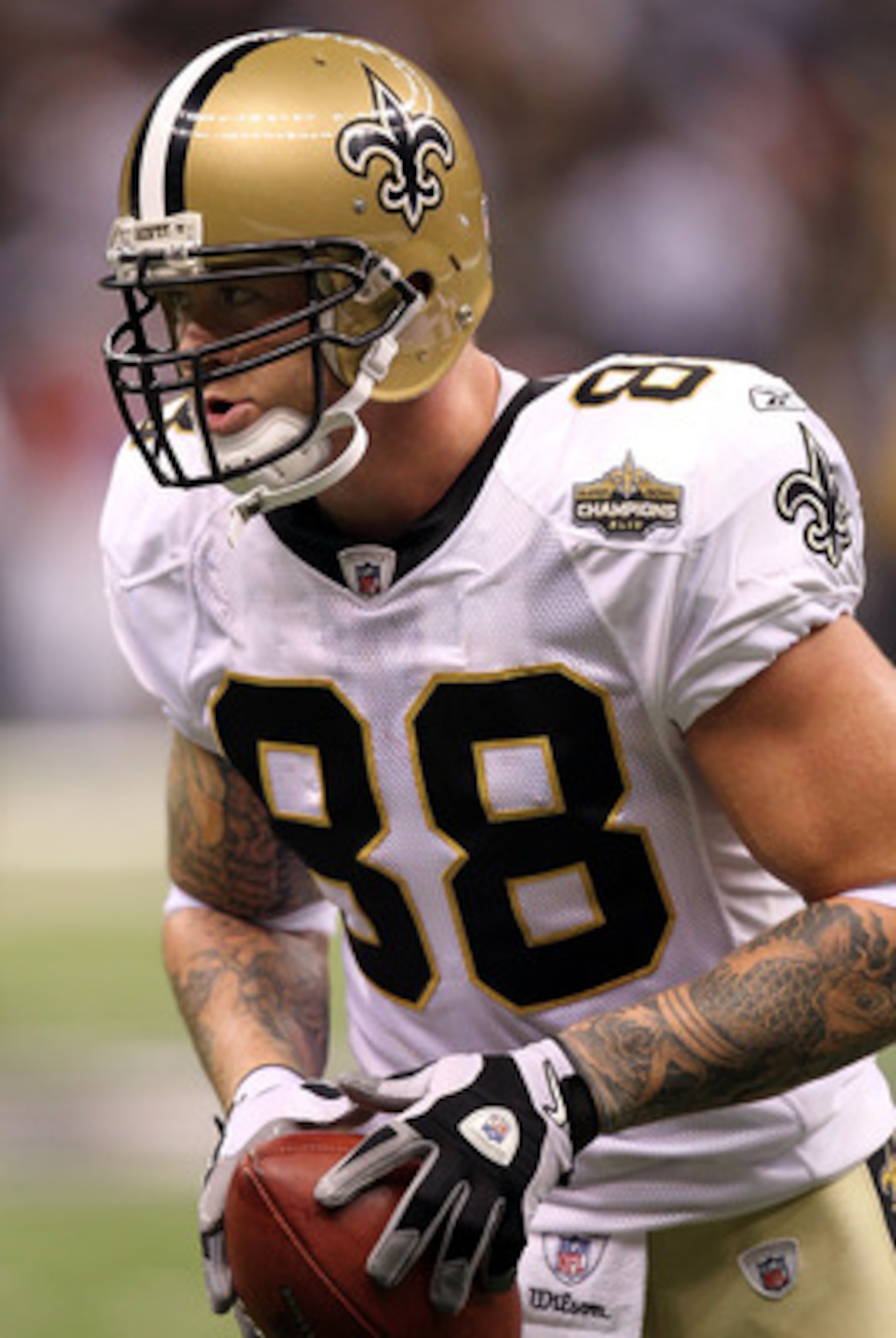NEW ORLEANS - SEPTEMBER 09:  Jeremy Shockey #88 of the New Orleans Saints at Louisiana Superdome on September 9, 2010 in New Orleans, Louisiana.  (Photo by Ronald Martinez/Getty Images)