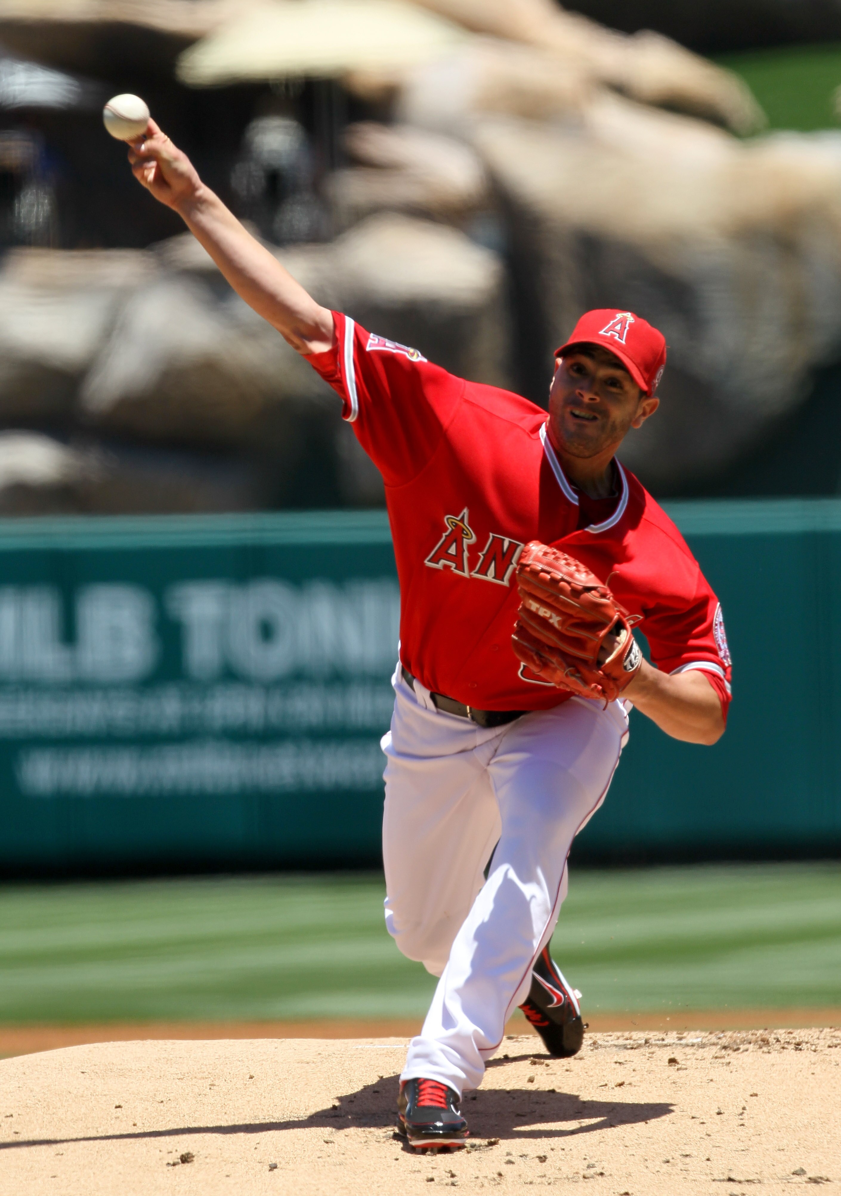 ANAHEIM, CA - JUNE 05:  Joel Pineiro #35 of the Los Angeles Angels of Anaheim  throws a pitch against the New York Yankees on June 5, 2011 at Angel Stadium in Anaheim, California.  (Photo by Stephen Dunn/Getty Images)