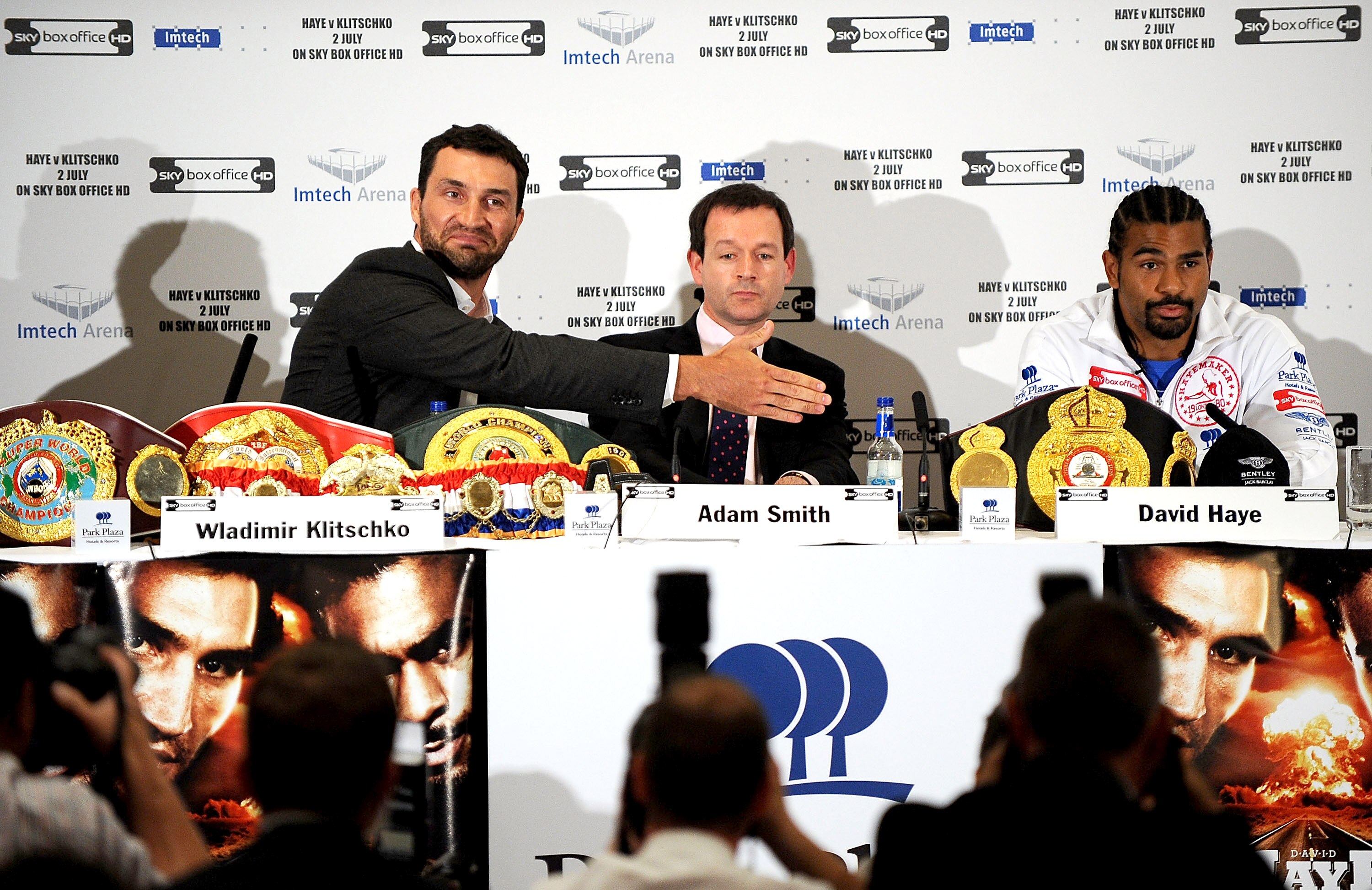 LONDON, ENGLAND - MAY 10:  Wladimir Klitschko offers his handshake as David Haye seems to ignore him during the David Haye v Wladimir Klitschko Press Conference at the Park Plaza Hotel on May 10, 2011 in London, England.  (Photo by Christopher Lee/Getty I