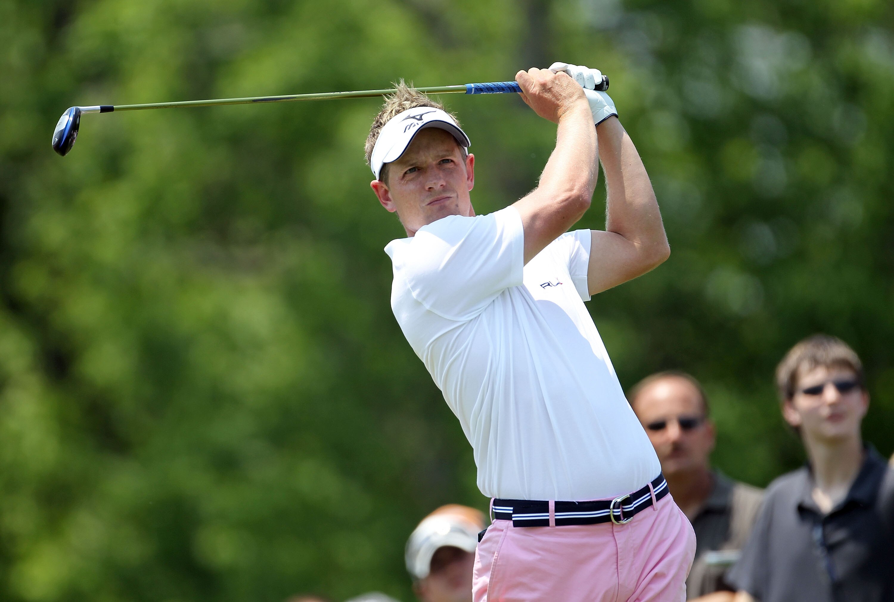 DUBLIN, OH - JUNE 04: Luke Donald of England hits his tee shot on the par 4 1st during the third round of the Memorial Tournament presented by Nationwide Insurance at Muirfield Village Golf Club on June 4, 2011 in Dublin, Ohio.  (Photo by Andy Lyons/Getty