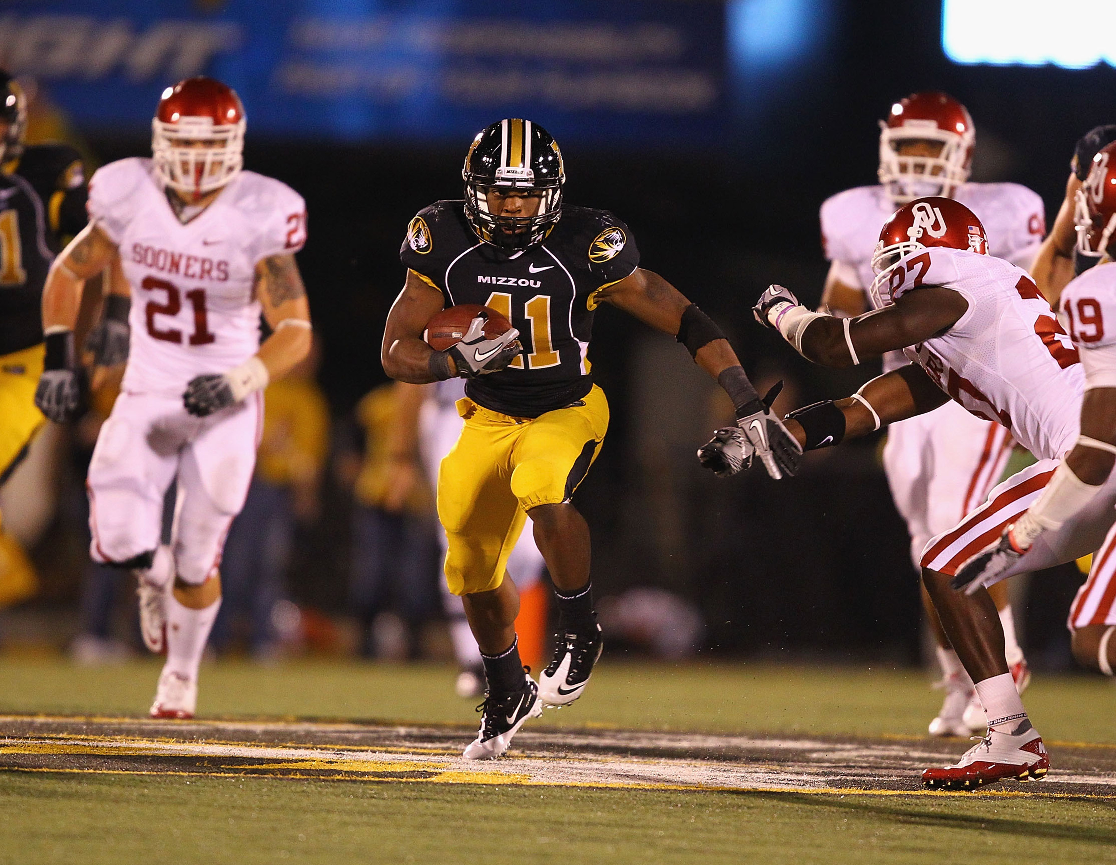 COLUMBIA, MO - OCTOBER 23: Henry Josey #41 of the Missouri Tigers in action against the Oklahoma Sooners at Faurot Field/Memorial Stadium on October 23, 2010 in Columbia, Missouri. The Tigers beat the Sooners 36-27. (Photo by Dilip Vishwanat/Getty Image COLUMBIA, MO - OCTOBER 23: Henry Josey #41 of the Missouri Tigers in action against the Oklahoma Sooners at Faurot Field/Memorial Stadium on October 23, 2010 in Columbia, Missouri. The Tigers beat the Sooners 36-27. (Photo by Dilip Vishwanat/Getty Image