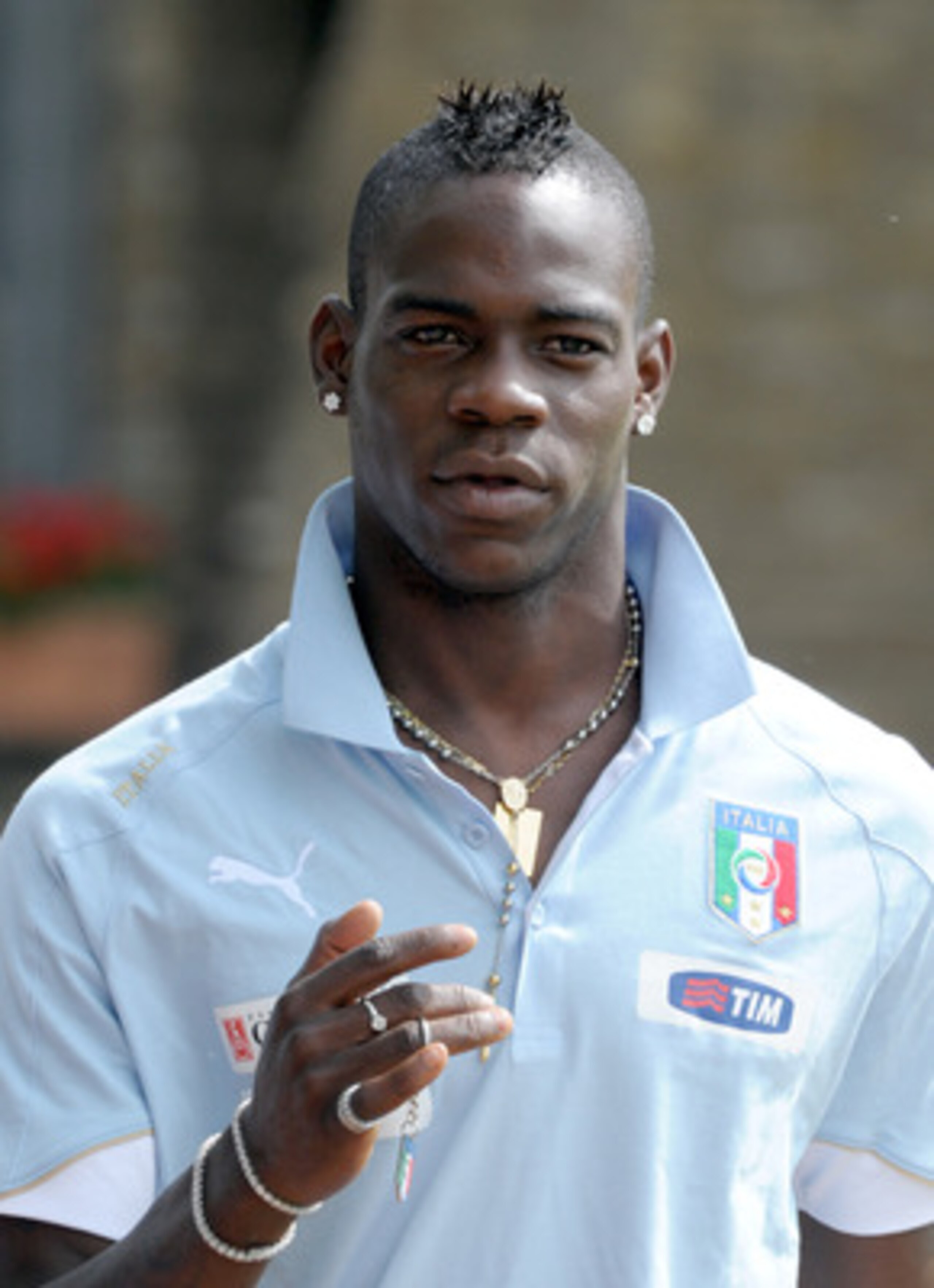 FLORENCE, ITALY - JUNE 01:  Mario Balotelli of Italy attends a training session ahead of the UEFA EURO 2012 qualifier against Estonia at Coverciano on June 1, 2011 in Florence, Italy.  (Photo by Claudio Villa/Getty Images)