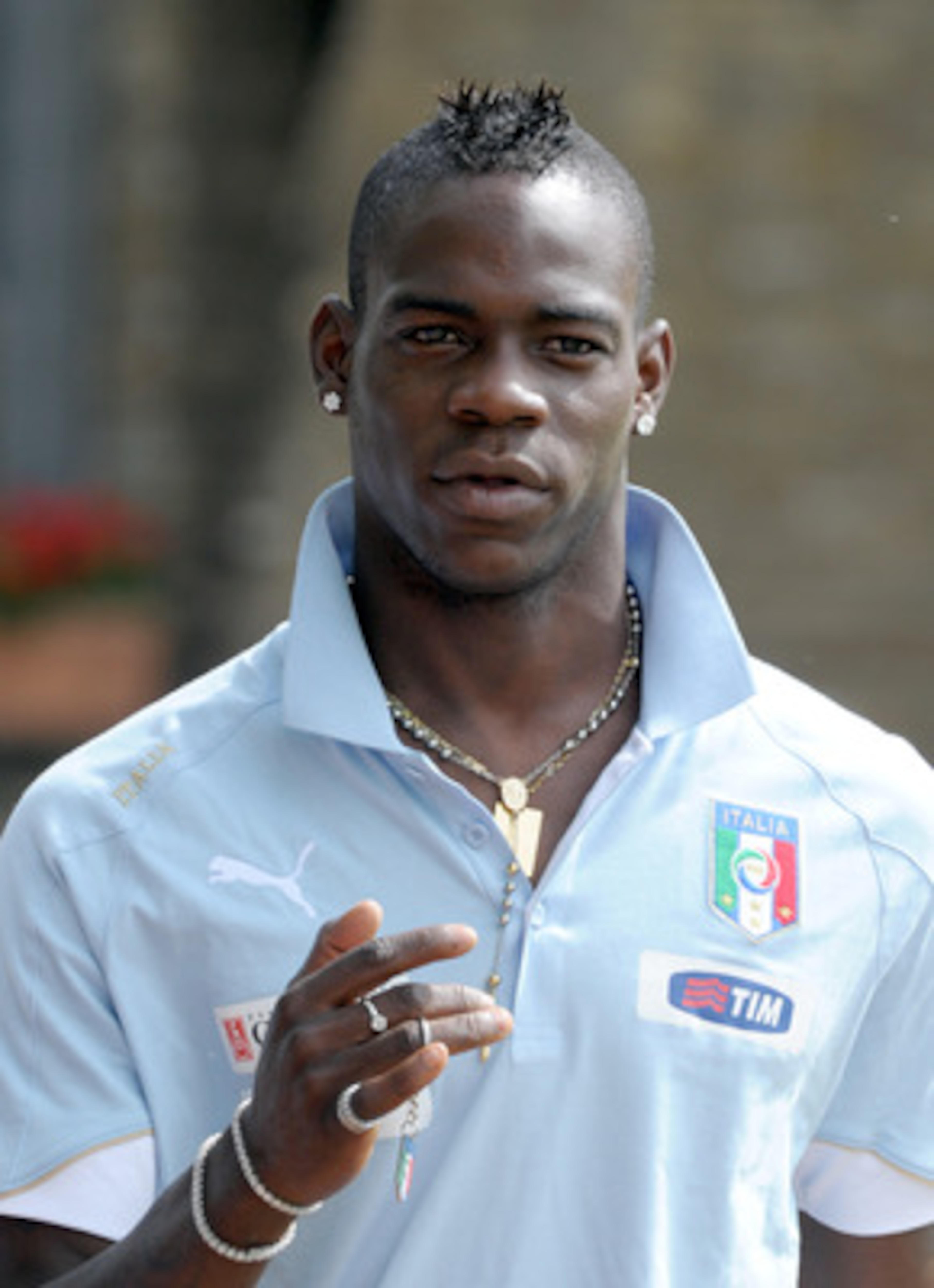 FLORENCE, ITALY - JUNE 01:  Mario Balotelli of Italy attends a training session ahead of the UEFA EURO 2012 qualifier against Estonia at Coverciano on June 1, 2011 in Florence, Italy.  (Photo by Claudio Villa/Getty Images)