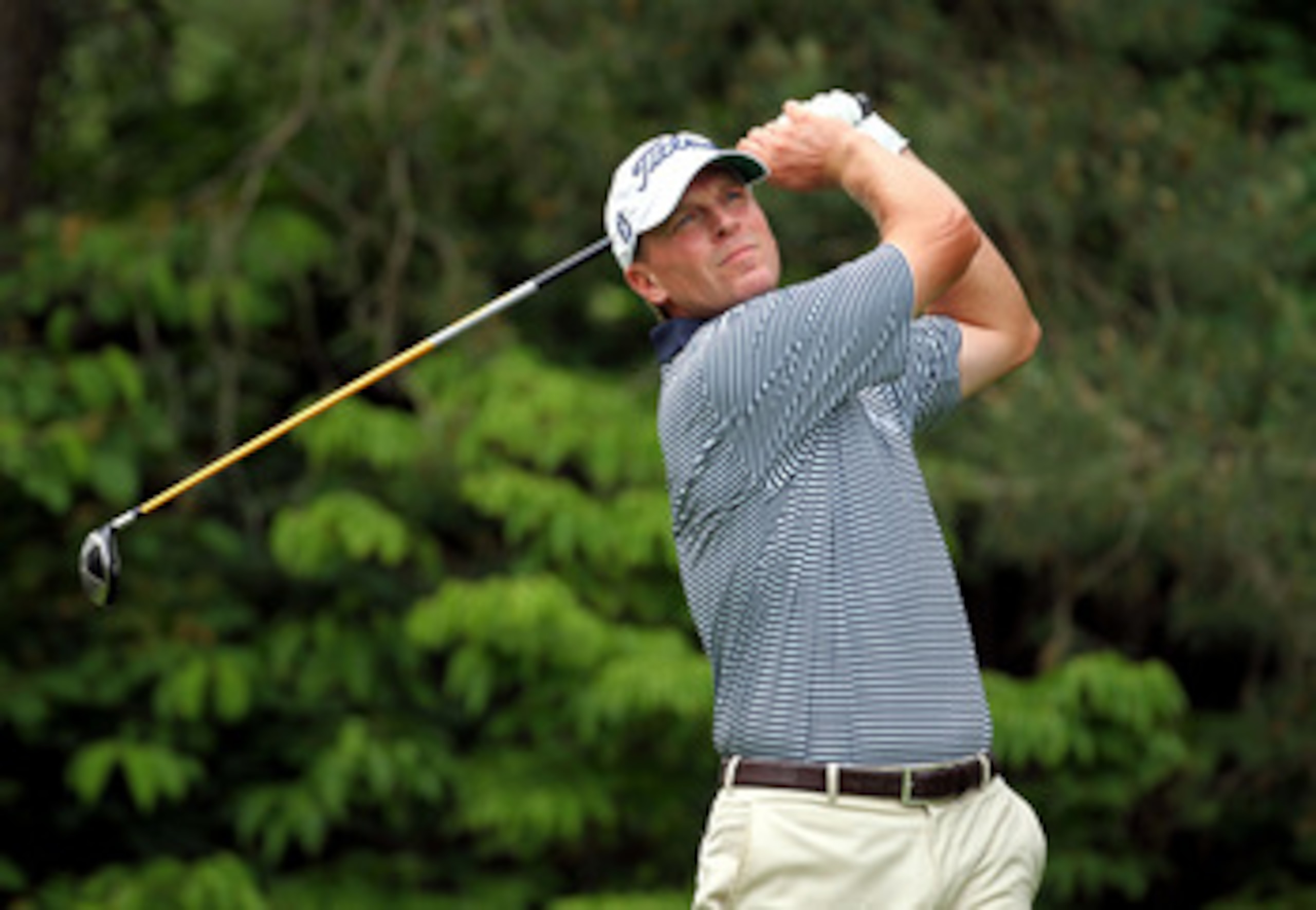 DUBLIN, OH - JUNE 05:  Steve Stricker hits his tee shot on the par 4 13th hole during the final round of the Memorial Tournament presented by Nationwide Insurance at Muirfield Village Golf Club on June 5, 2011 in Dublin, Ohio.  (Photo by Andy Lyons/Getty 
