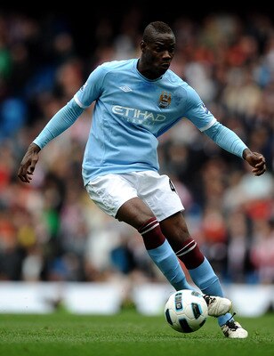 MANCHESTER, ENGLAND - APRIL 03:  Mario Balotelli of Manchester City in action during the Barclays Premier League match between Manchester City and Sunderland at the City of Manchester Stadium on April 3, 2011 in Manchester, England.  (Photo by Laurence Gr