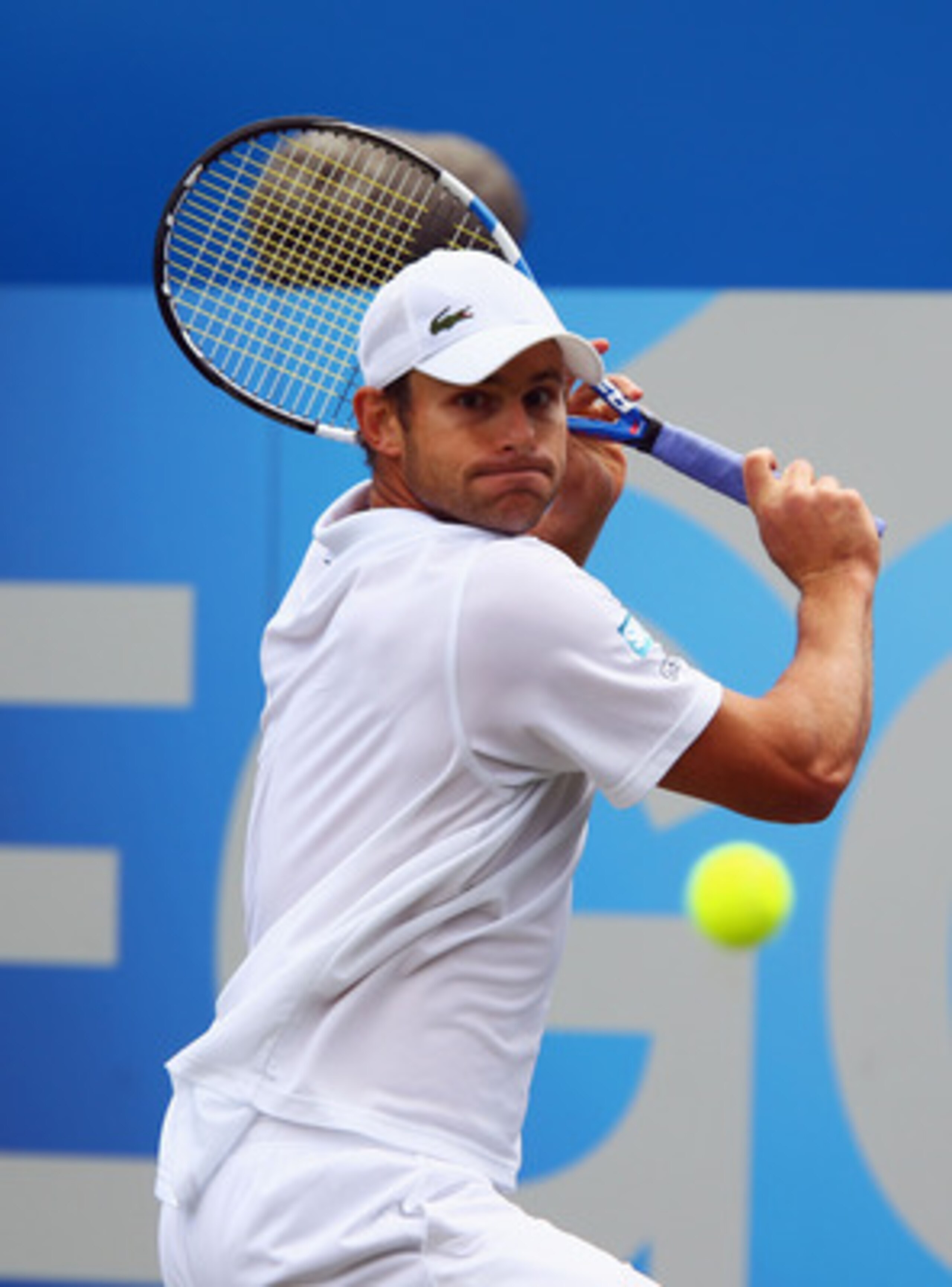 LONDON, ENGLAND - JUNE 10:  Andy Roddick of the United States lines up a shot during his Men's Singles quarter final match against Fernando Verdasco of Spain on day five of the AEGON Championships at Queens Club on June 10, 2011 in London, England.  (Phot