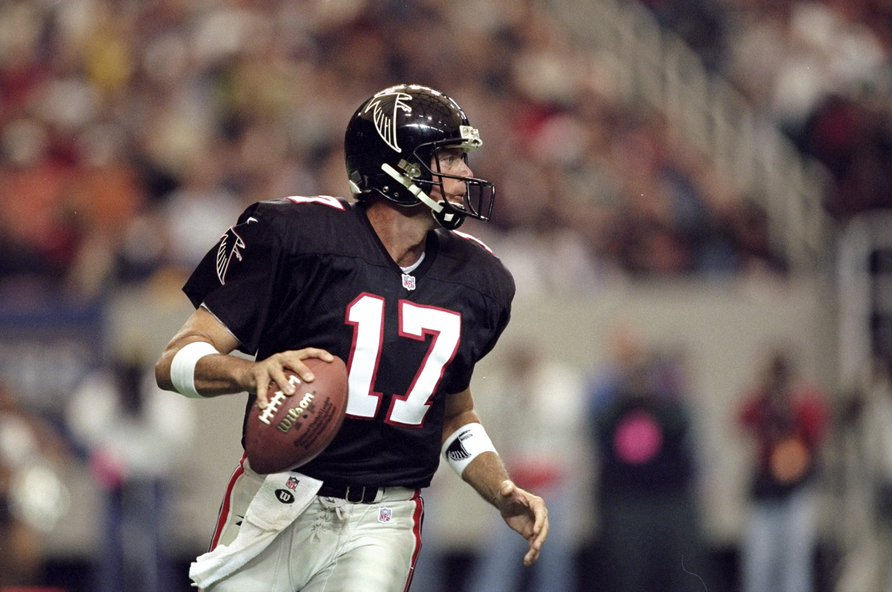 27 Dec 1998:  Quarterback Steve DeBerg #17 of the Atlanta Falcons in action during the game against the Miami Dolphins at the Georgia Dome in Atlanta, Georgia. The Falcons defeated the Dolphins 38-16. Mandatory Credit: Andy Lyons  /Allsport