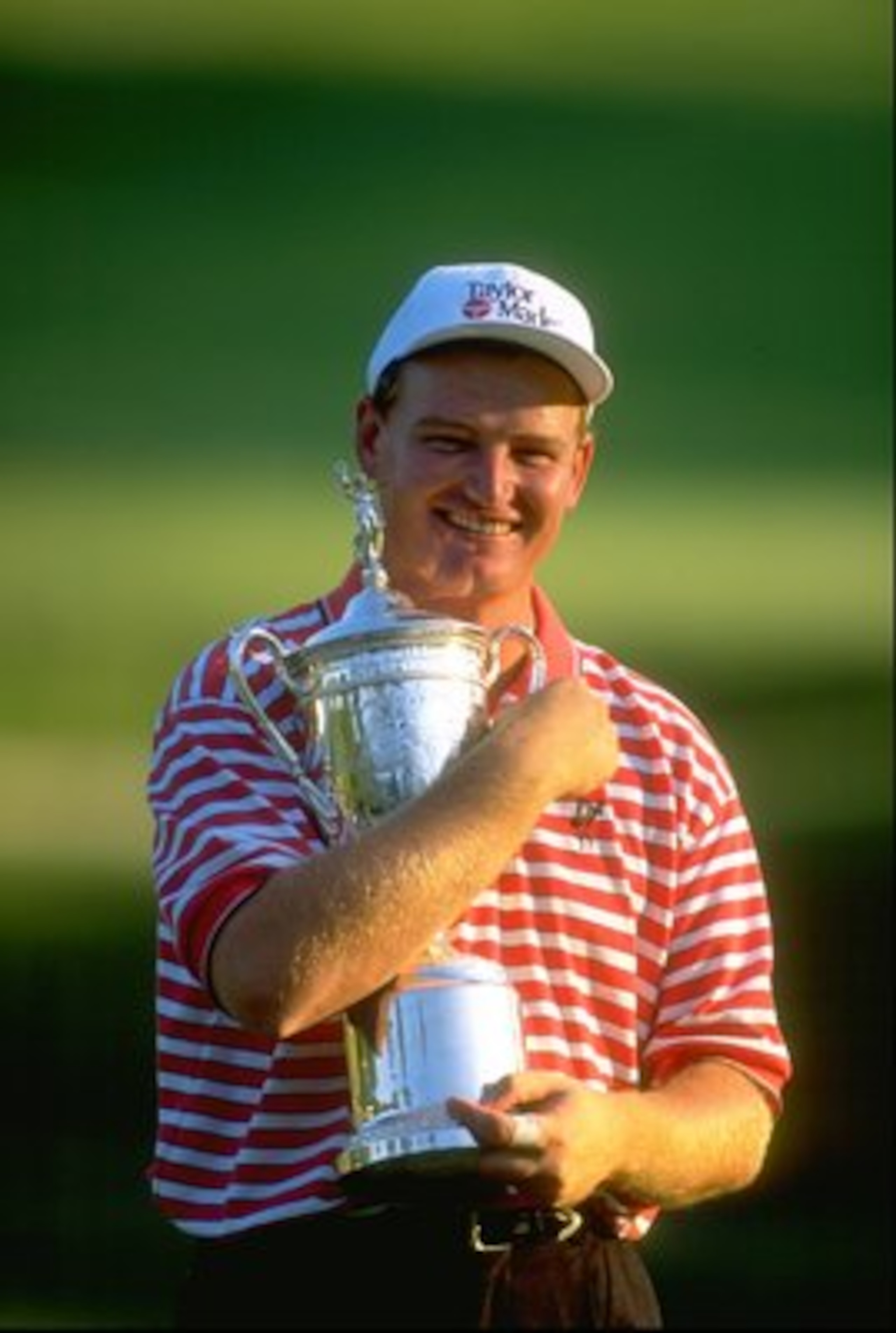 15 Jun 1997:  Ernie Els of South Africa hugs the trophy after winning the US Open at the Congressional Country Club in Bethesda, Maryland, USA. \ Mandatory Credit: David  Cannon/Allsport