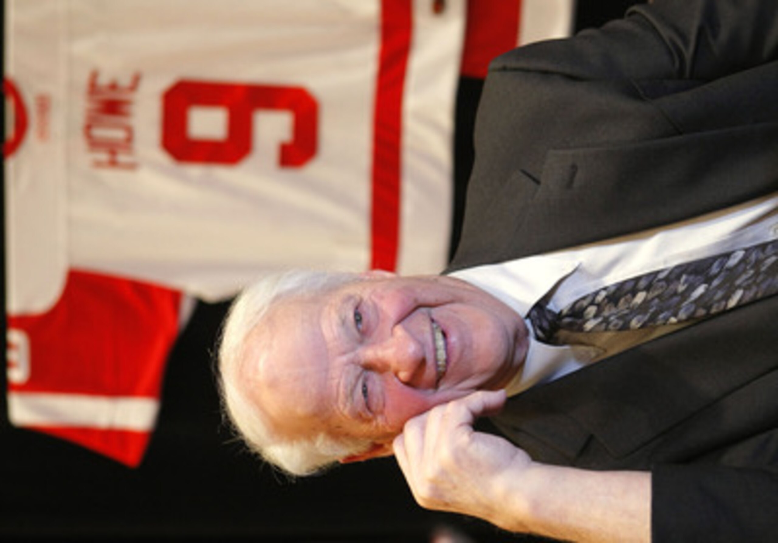 DETROIT - MAY 25: Gordie Howe speaks to the media during Salute to Stanley Cup Legends at the Renaissance Center, as the NHL honors members of the Detroit Red Wings dynasty that won four Stanley Cups in a six-year stretch from 1950 to 1955.May 25, 2008 in