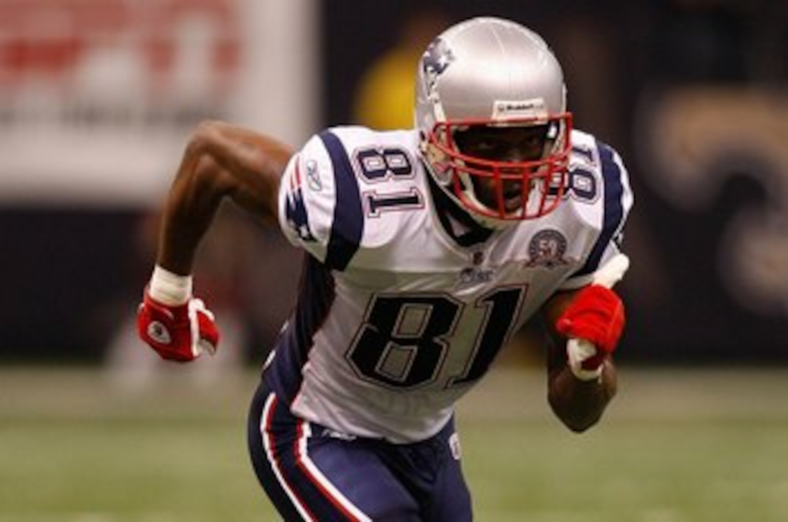 NEW ORLEANS - NOVEMBER 30:  Randy Moss #81 of the New England Patriots runs during the game against the New Orleans Saints at the Louisiana Superdome on November 30, 2009  in New Orleans, Louisiana.  (Photo by Chris Graythen/Getty Images)