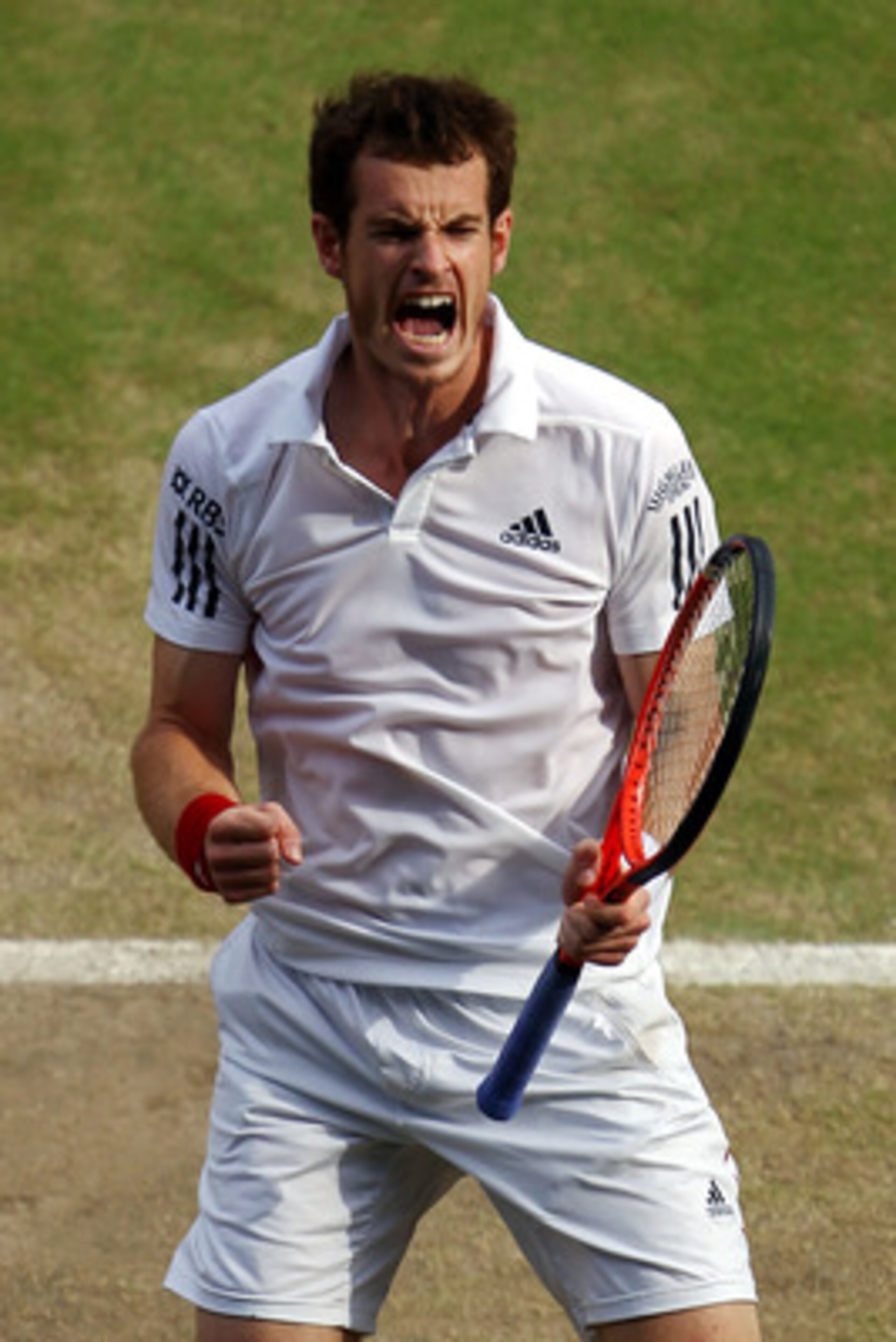 LONDON, ENGLAND - JUNE 30:  Andy Murray of Great Britain celebrates after winning the second set of his Quarter Final match against Jo-Wilfred Tsonga of France on Day Nine of the Wimbledon Lawn Tennis Championships at the All England Lawn Tennis and Croqu