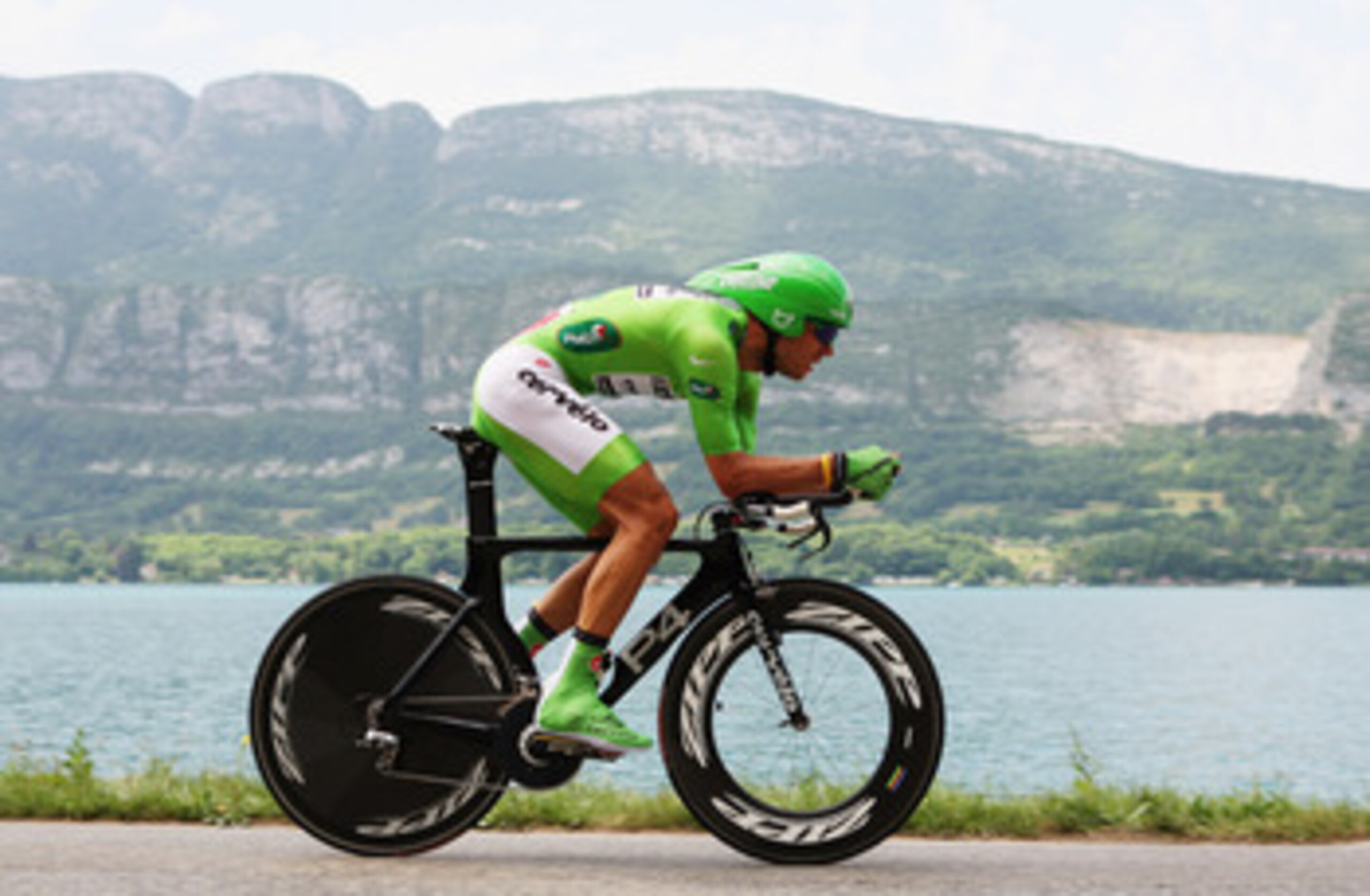 ANNECY, FRANCE - JULY 23:  Thor Hushovd of Norway and the Cervelo Test Team in action on stage 18 of the 2009 Tour de France, a 40km Time Trial around Lake Annecy, on July 23, 2009 in Annecy, France.  (Photo by Bryn Lennon/Getty Images)