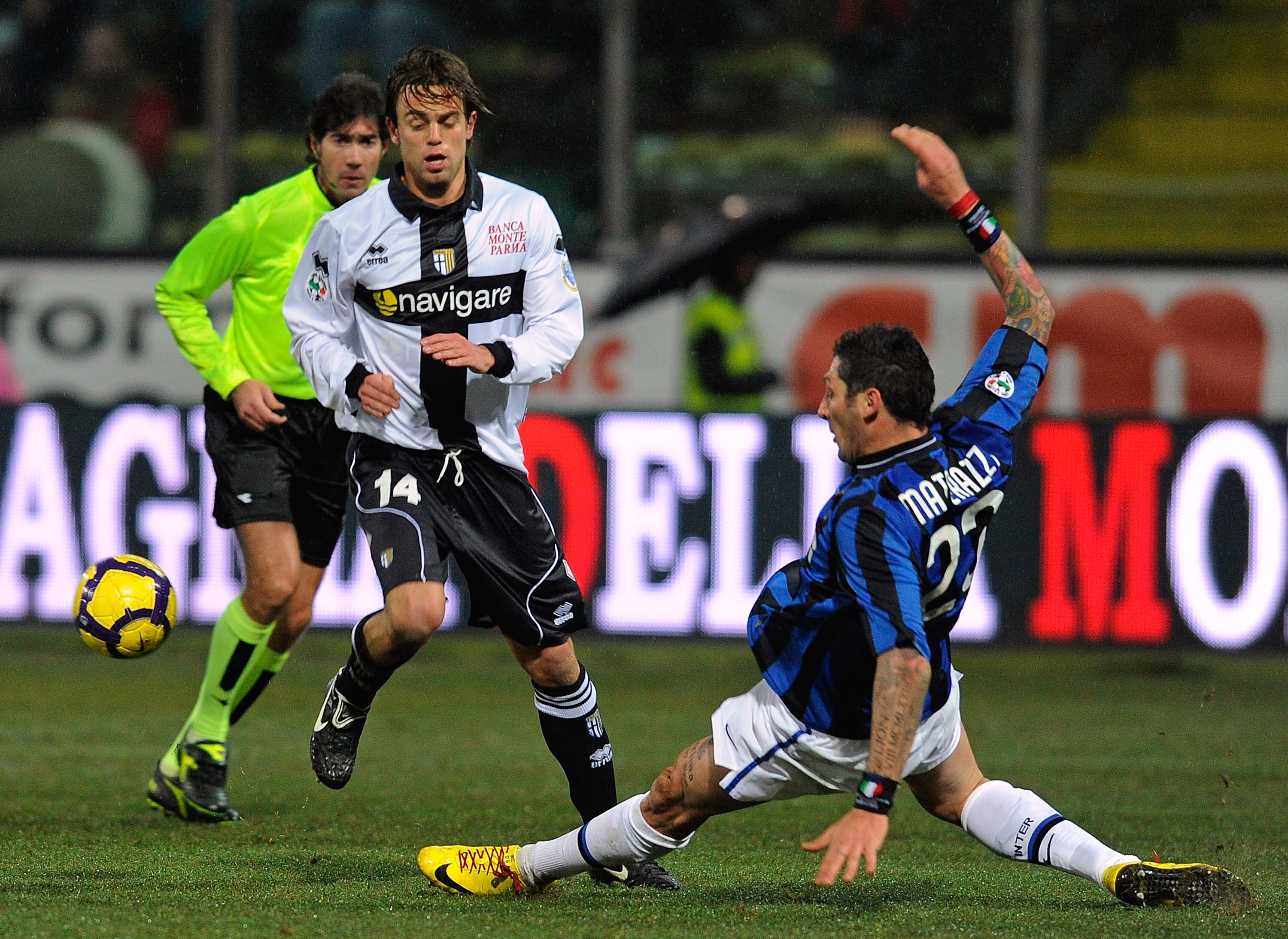 PARMA, ITALY - FEBRUARY 10:  (L to R)  Daniele Galloppa of Parma competes with Marco Materazzi of Internazionale Milano during the Serie A match between at Parma FC and FC Internazionale Milano Ennio Tardini on February 10, 2010 in Parma, Italy.  (Photo b